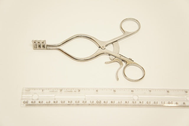 Grieshaber Retractor Weitlaner Retractor 3x4 Sharp Prongs Self-Retaining 6.75in.