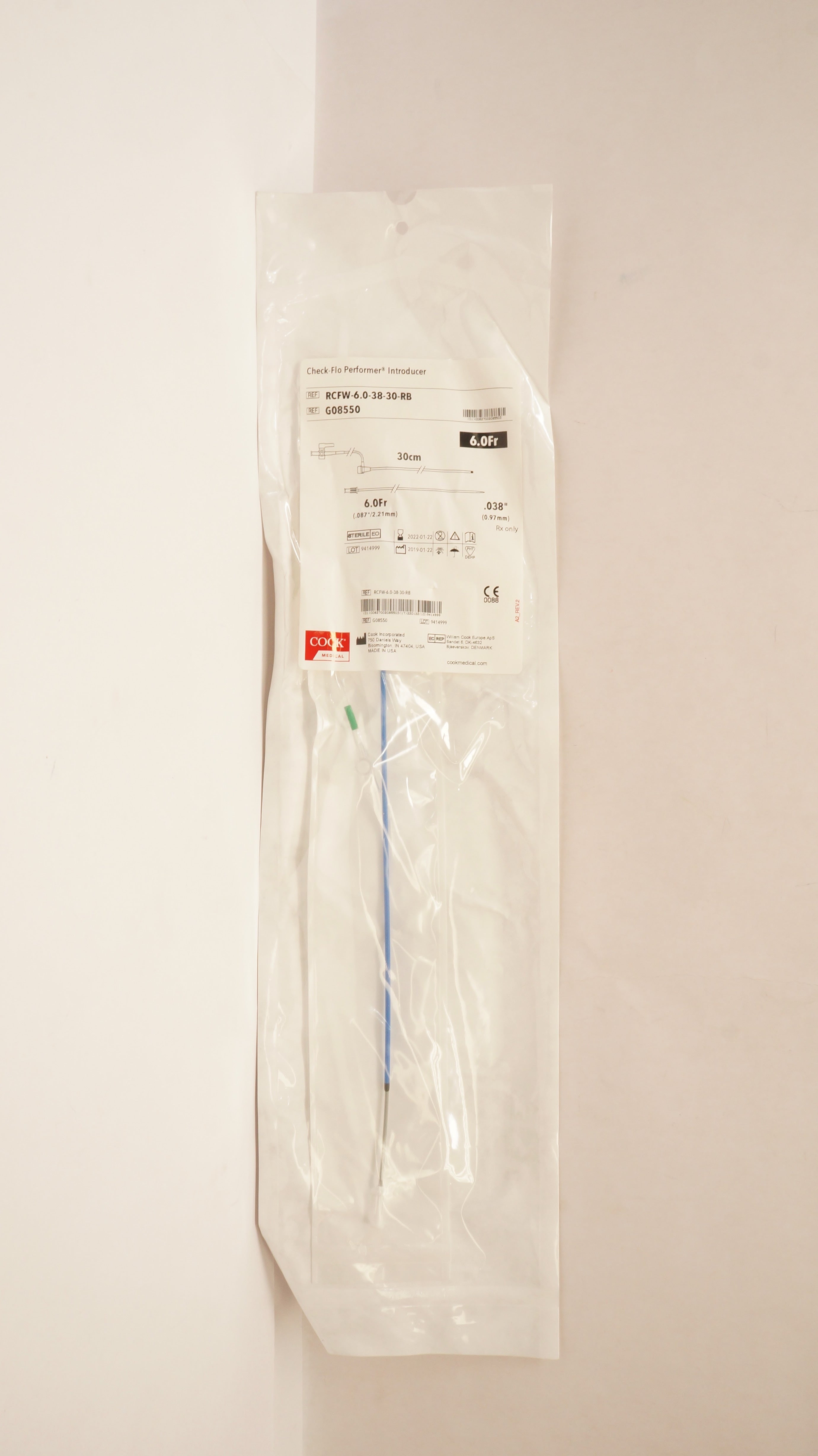 Cook Medical G08550 Check-Flo Performer Introducer 6Fr x 30cm x .038inch(x)