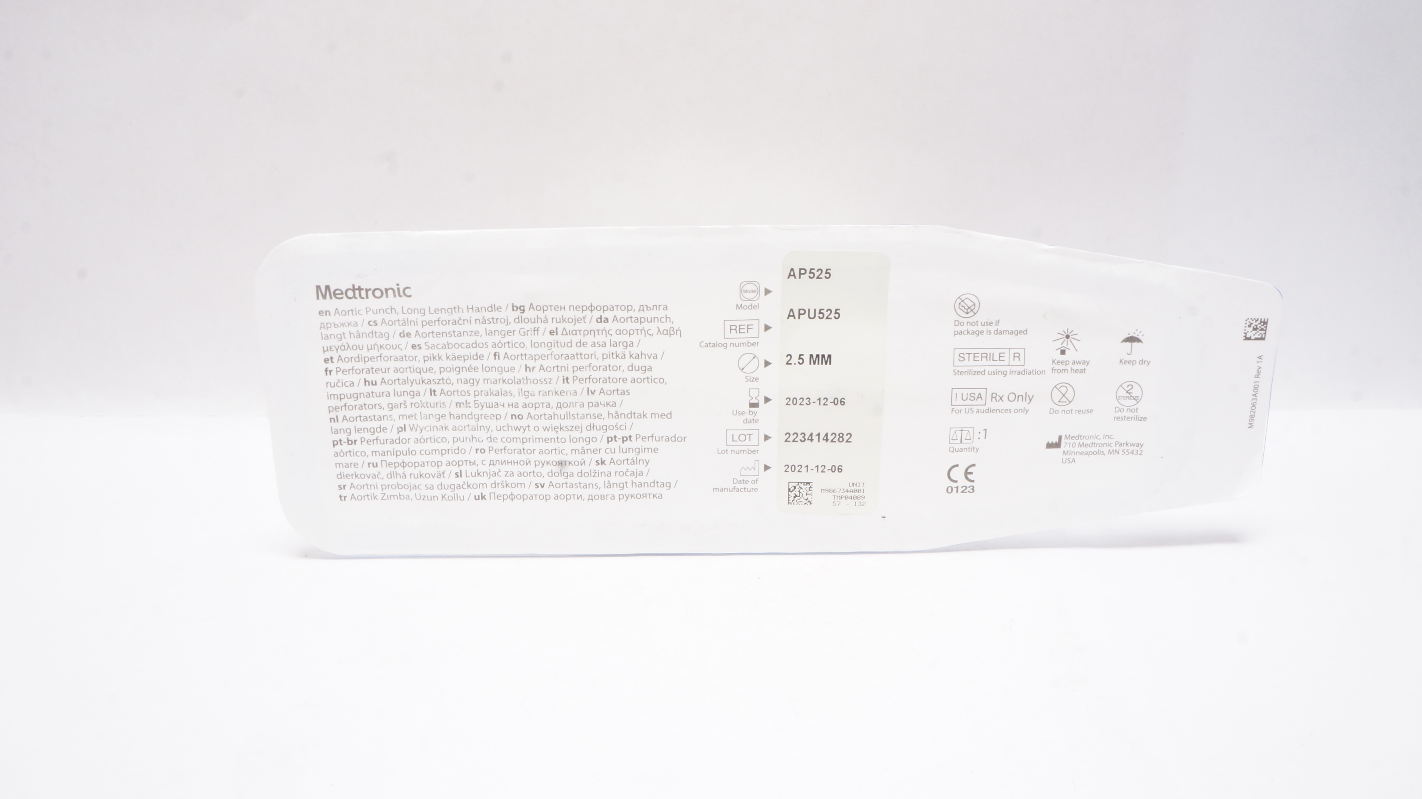 Medtronic APU525 Aortic Punch, Long Length Handle 2.5mm