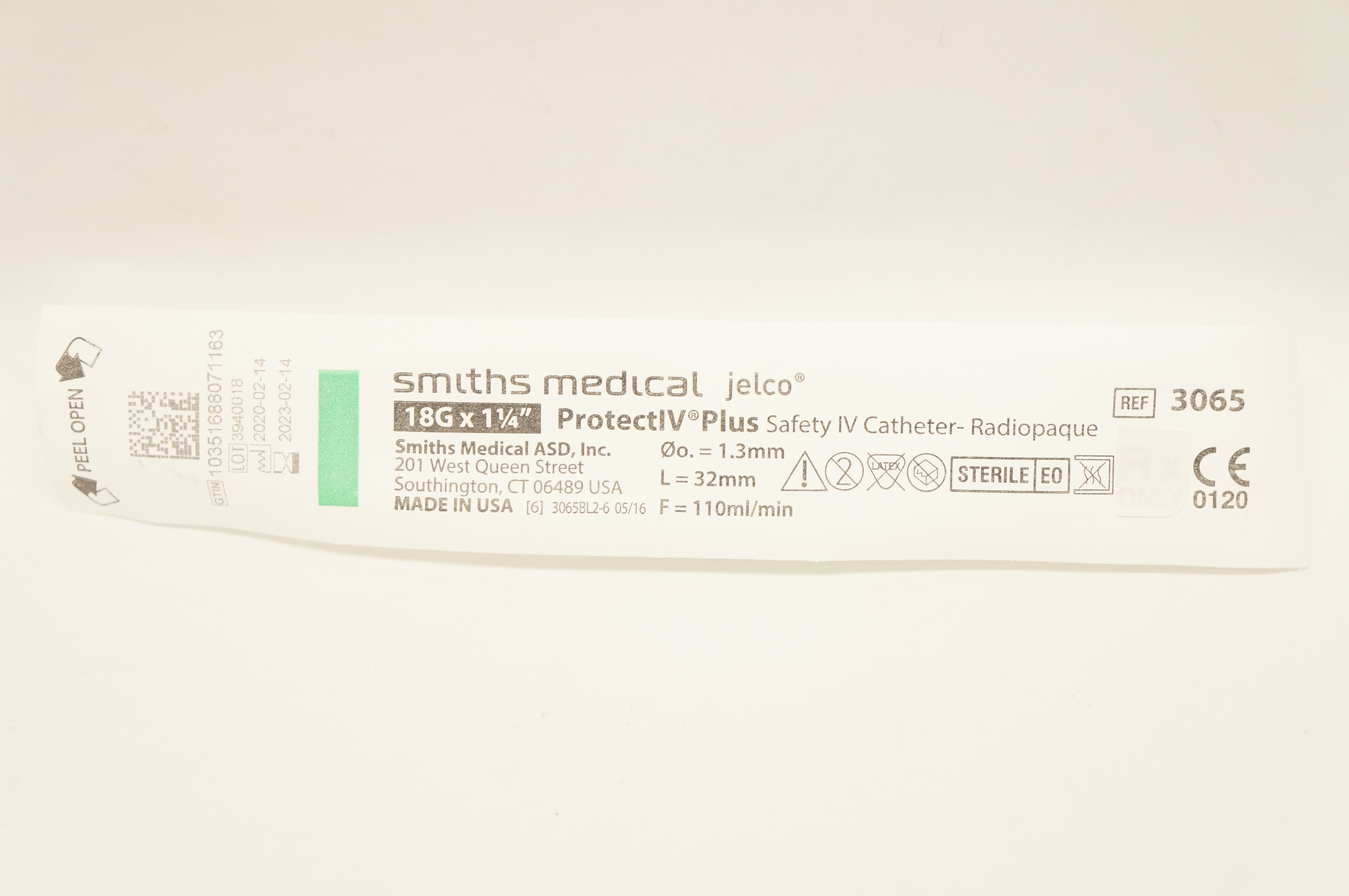 Smiths Medical 3065 ProtectIV Plus Safety IV Cath. 18G x 1-1/4inch