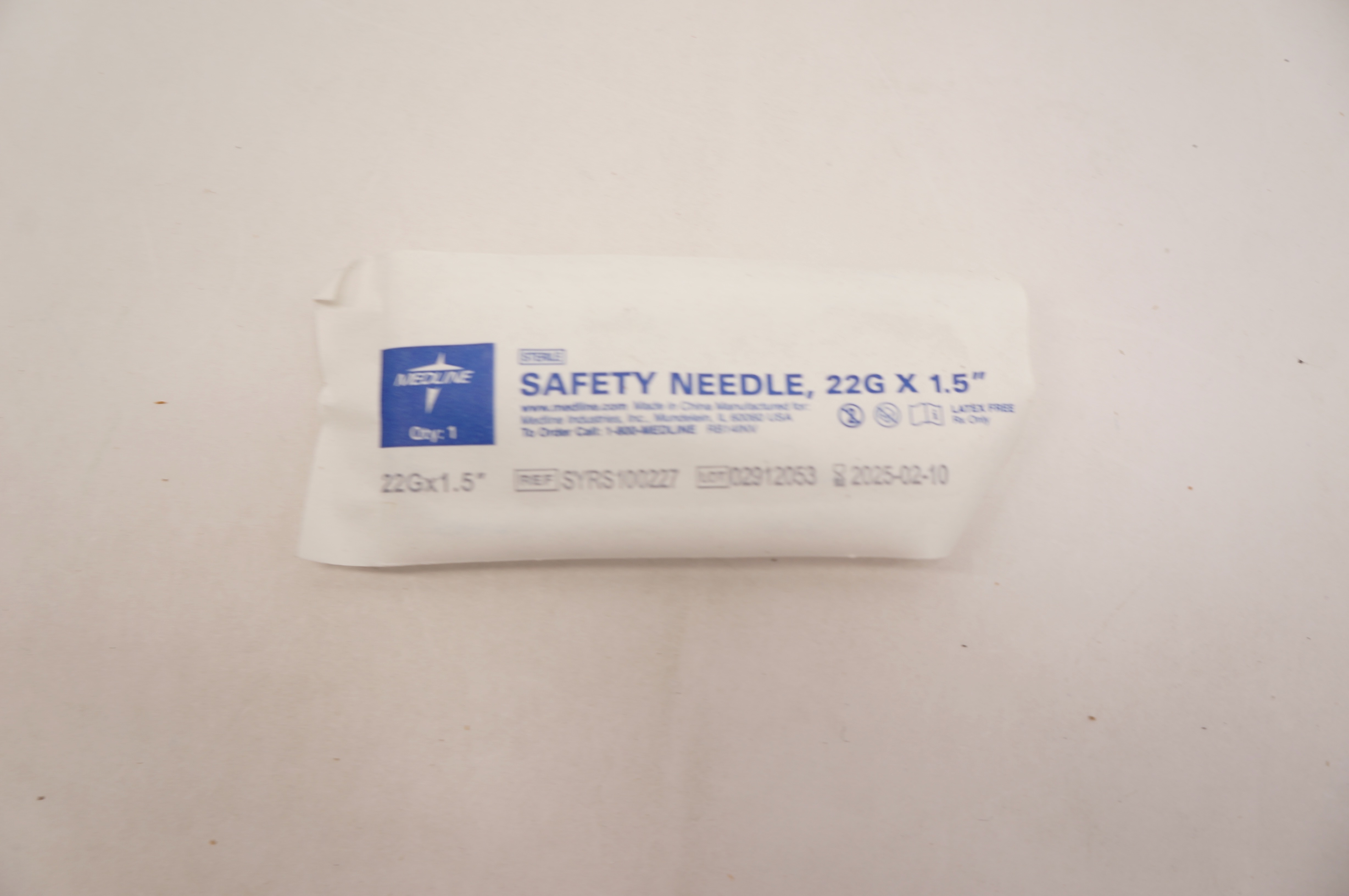 Medline SYRS100227 Safety Needle 22G x 1.5inch