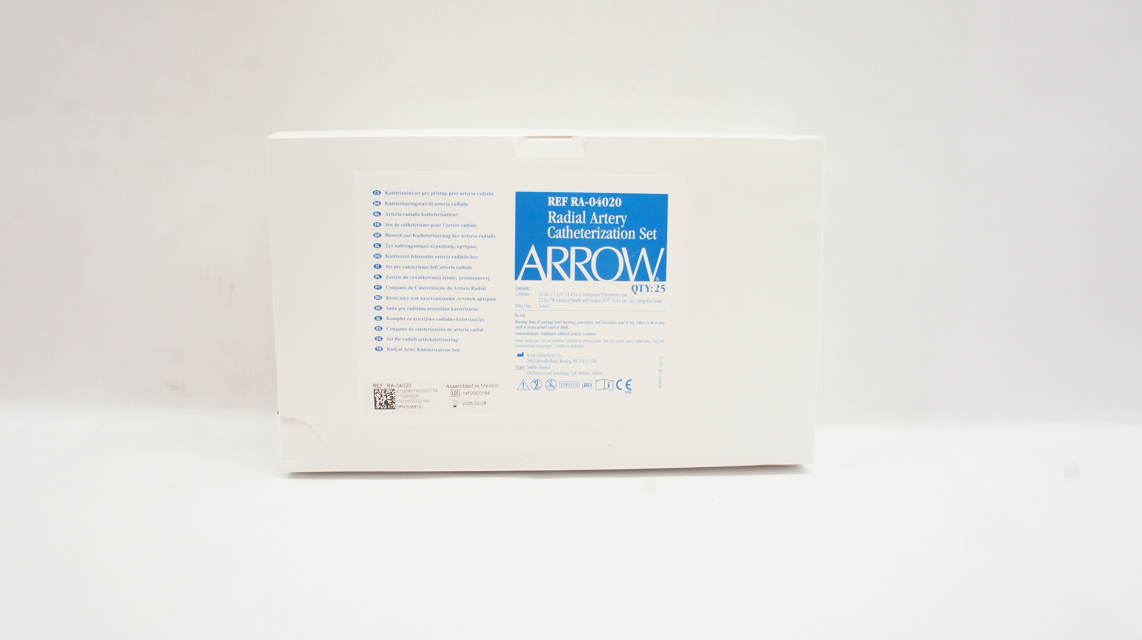 Arrow RA-04020 Radial Artery Catheterization Set 20Ga x 1-3/4 inch - Box of 25