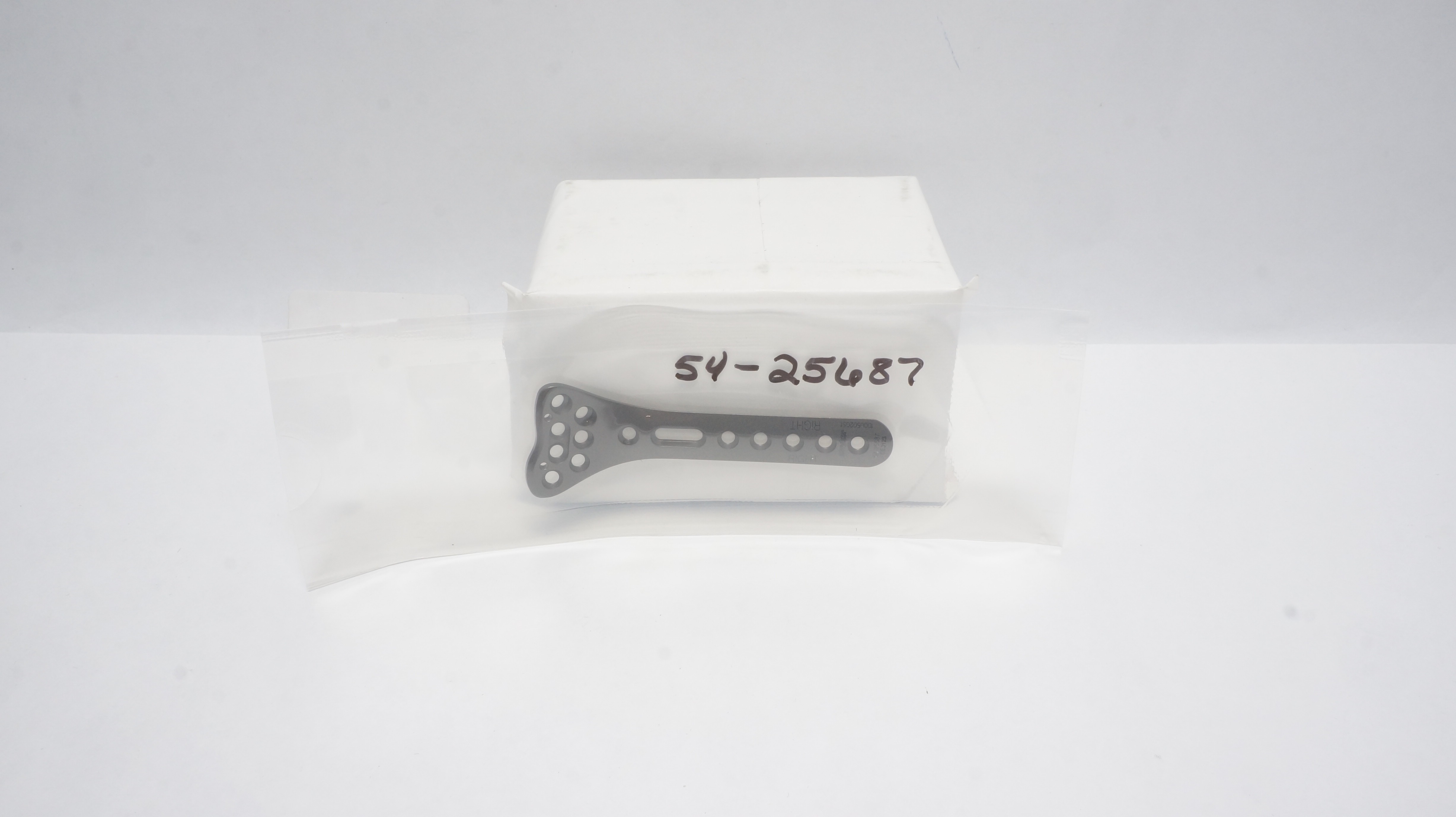 Stryker 54-25687 VariAx Volar DR Plate Intermediate, Right, Long. 76mm