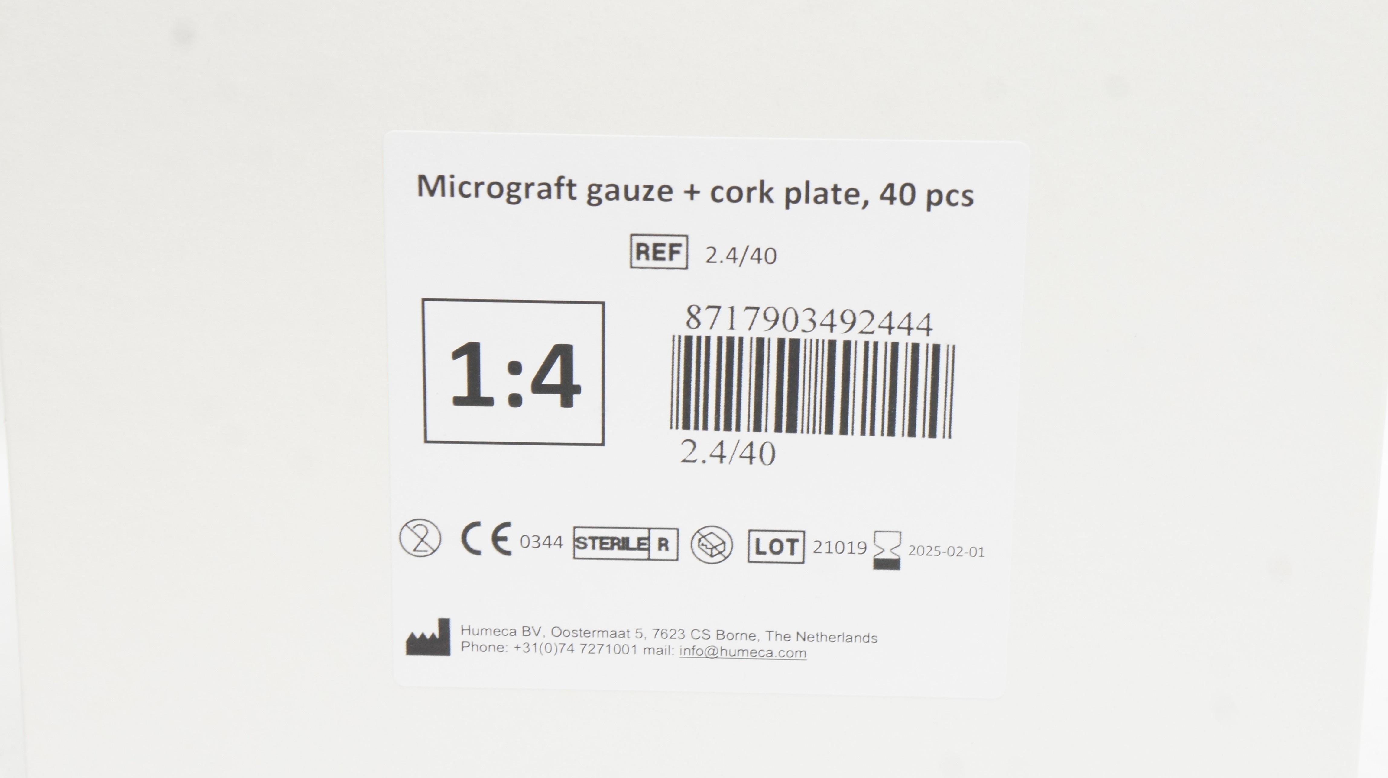 Humeca 2.4/40 Micrograft Gauze + Cork Plate. 1:4 - Box of 40
