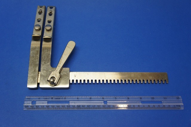 ZSI 161-120 Retractor Rib Burford-Finocchieto Fenestrated Detachable