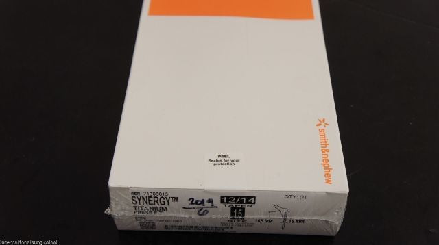 Smith&Nephew 71306815 Synergy Titanium Press Fit Femoral Companent Size: 15