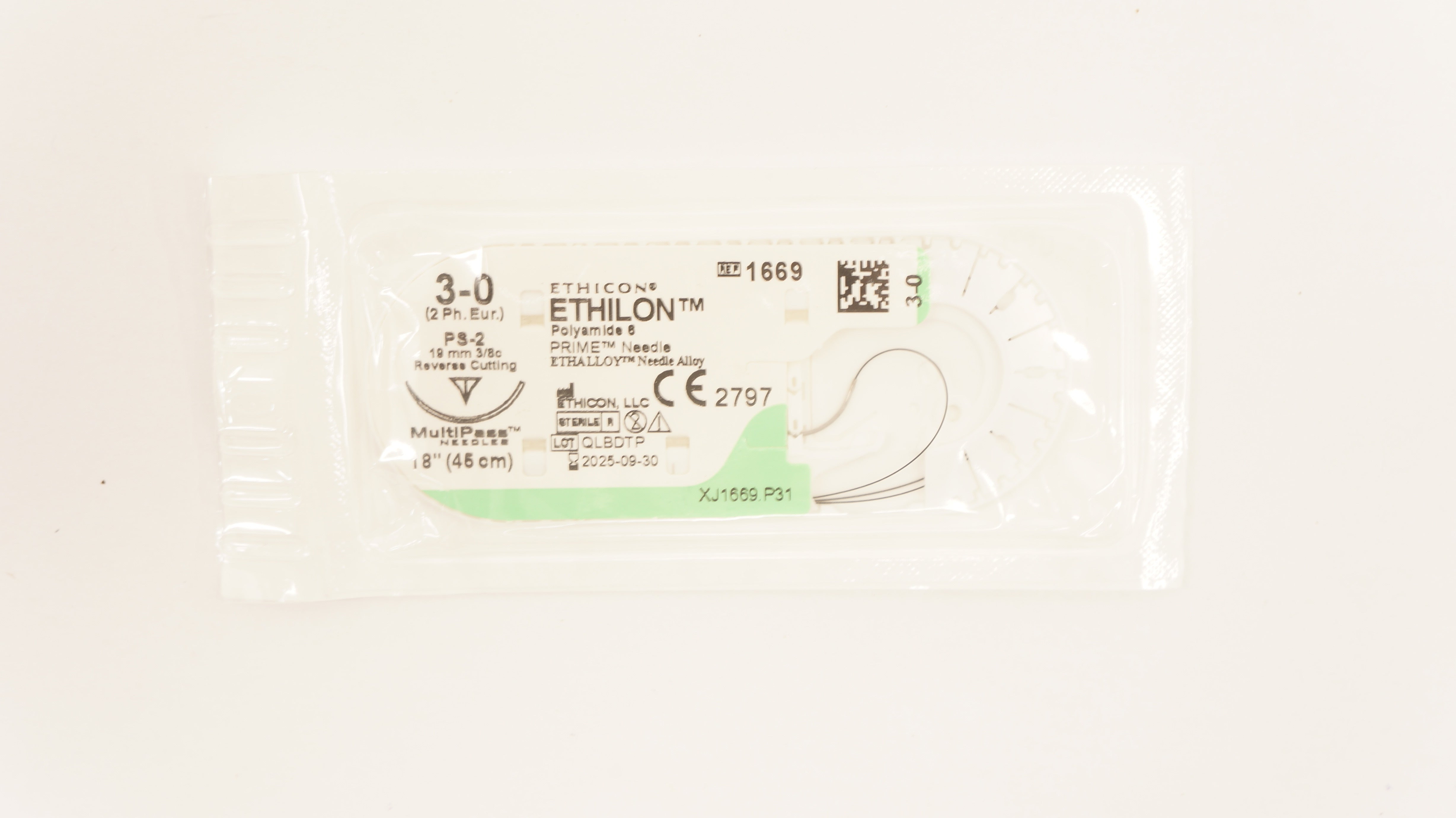 Ethicon 1669 3-0 ETHILON Nonabsorbable Stre PS-2 19mm 3/8c ReverseCutting 18inch