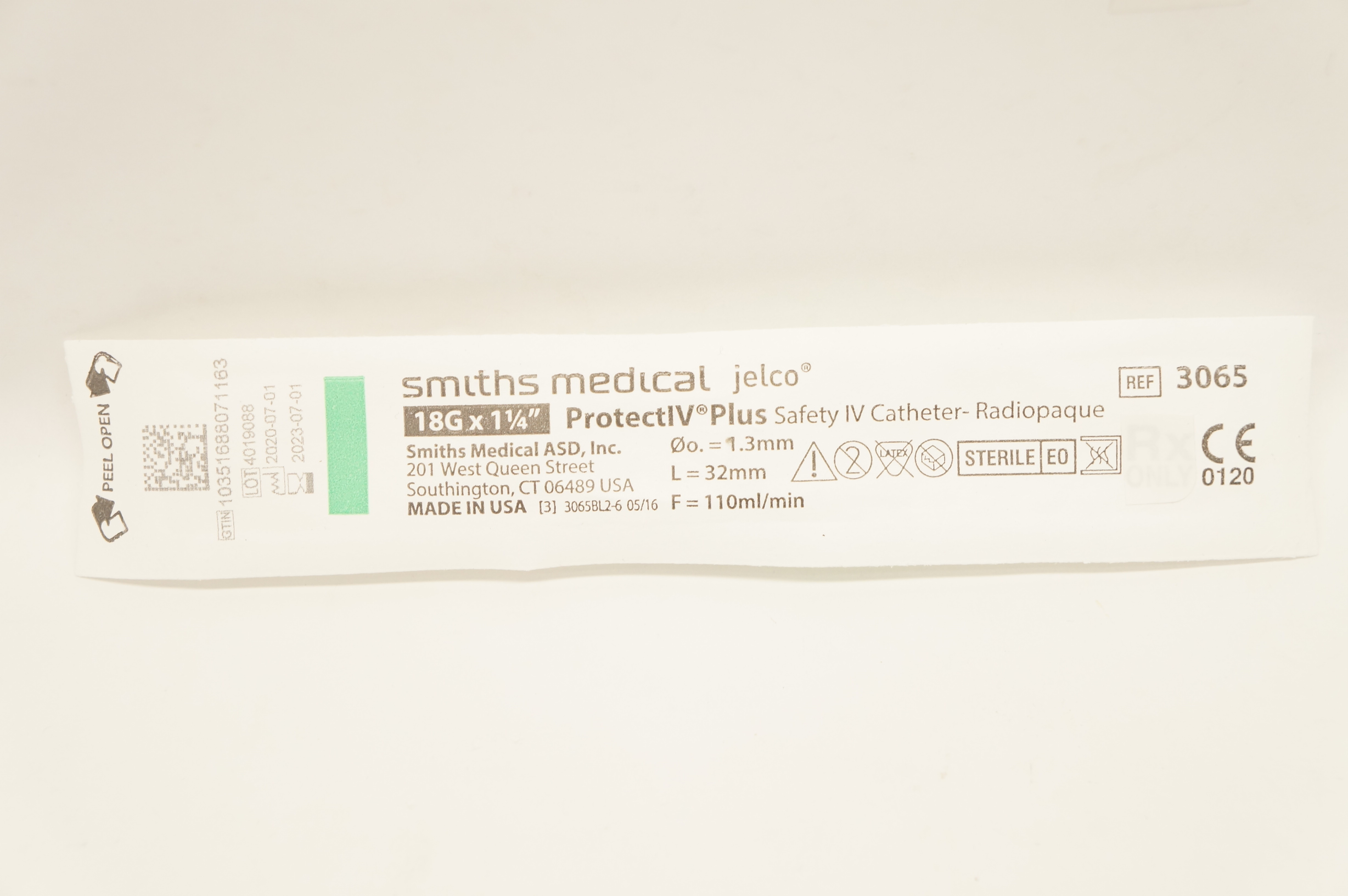 Smiths Medical 3065 ProtectIV Plus Safety IV Cath. 18G x 1-1/4inch
