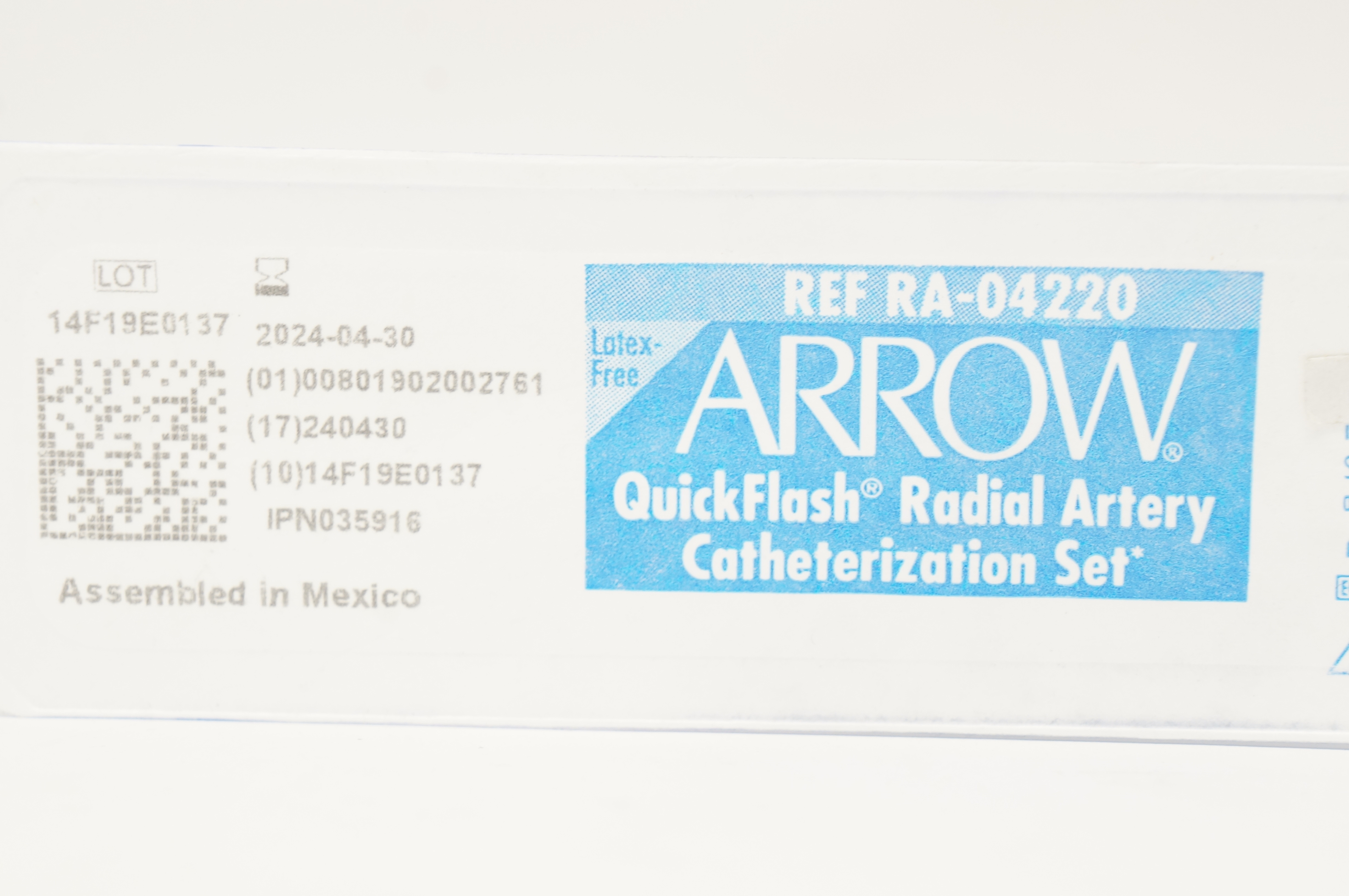 Arrow RA-04220 QuickFlash Radial Artery Catheterization Set 20Ga x 1 1/2inch
