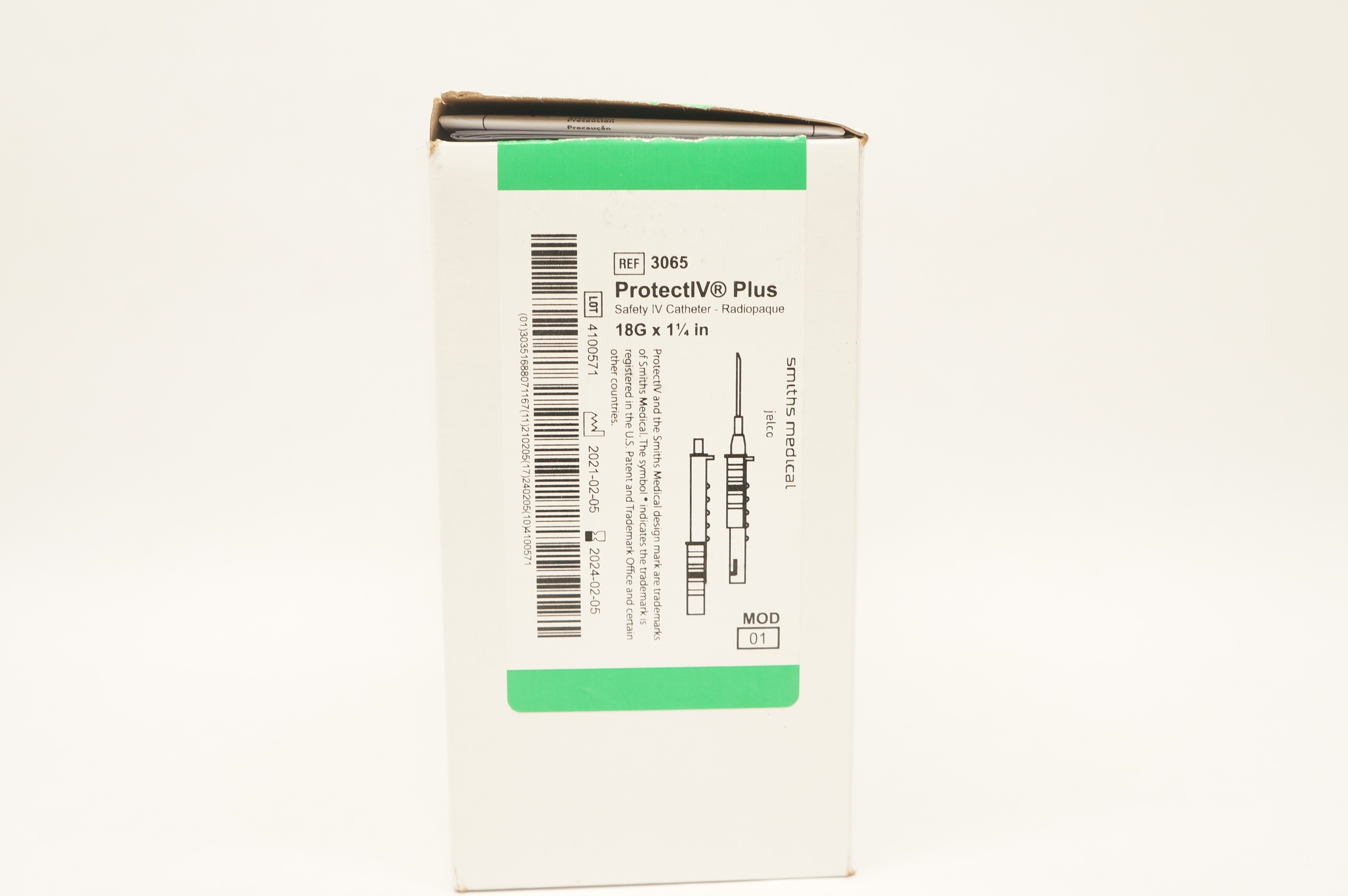 Smiths Medical 3065 ProtectIV Plus Safety IV Cath. 18G x 1-1/4inch - Box of 50