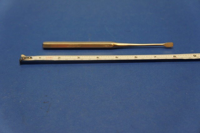 Askin MFG Elevator Periosteal One-Piece Dsgn 0.250inch Blade Width Curved
