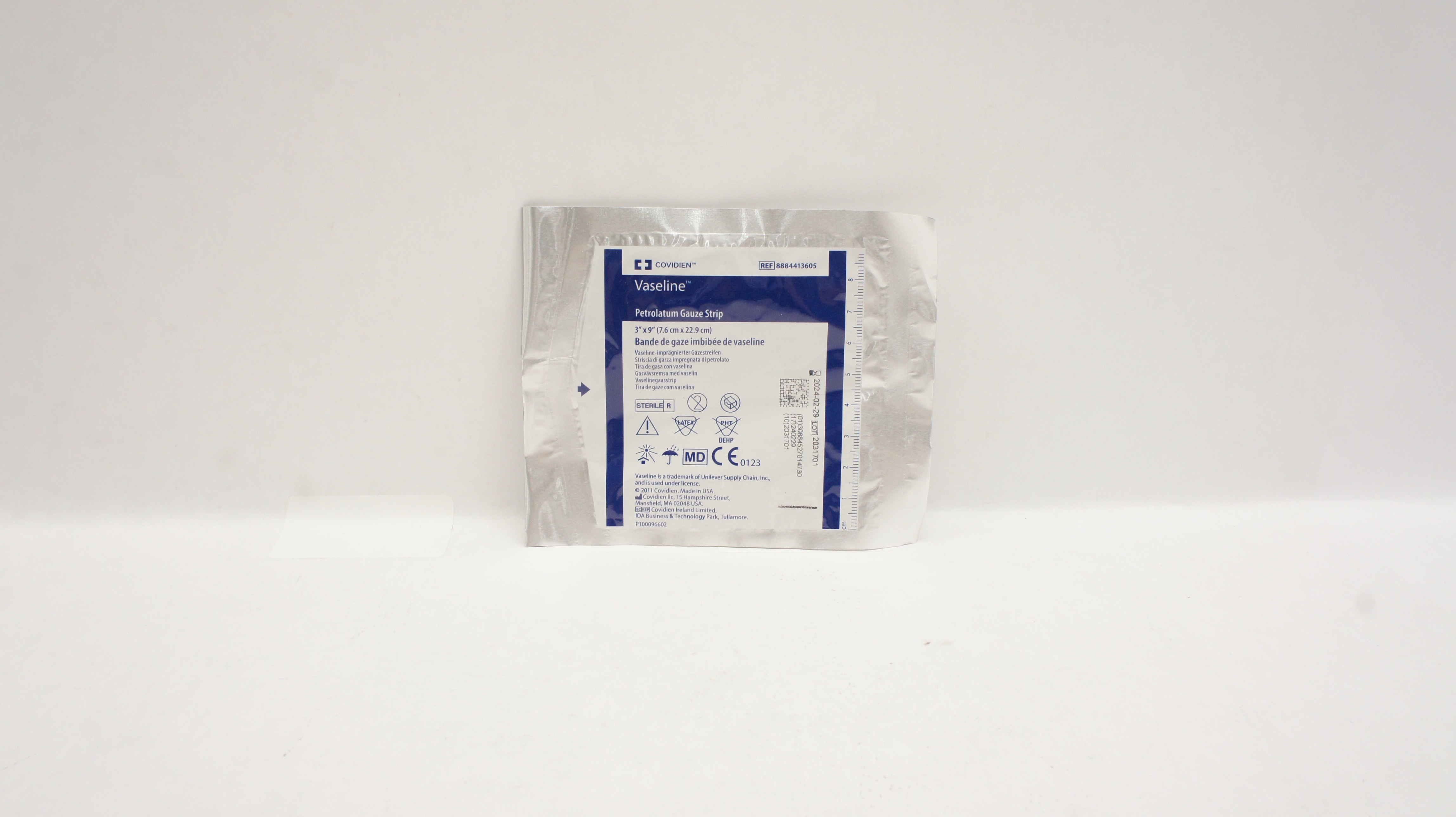 Covidien 8884413605 Vaseline Petrolatum Gauze Strip 3 x 9inch (x)