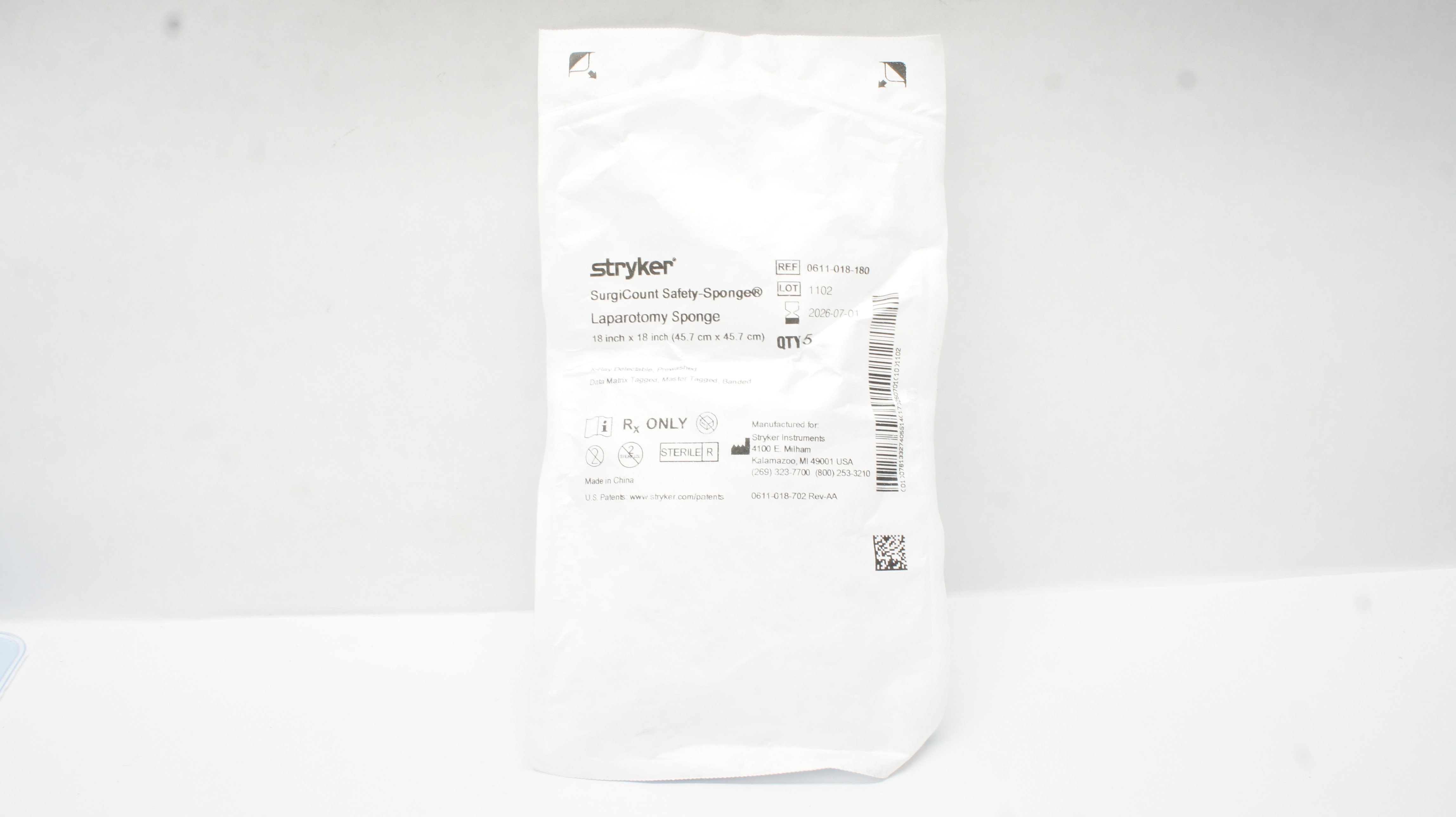 Stryker 0611-018-180 SurgiCount Safety Laparotomy Sponge 18 x 18inch - Pack of 5