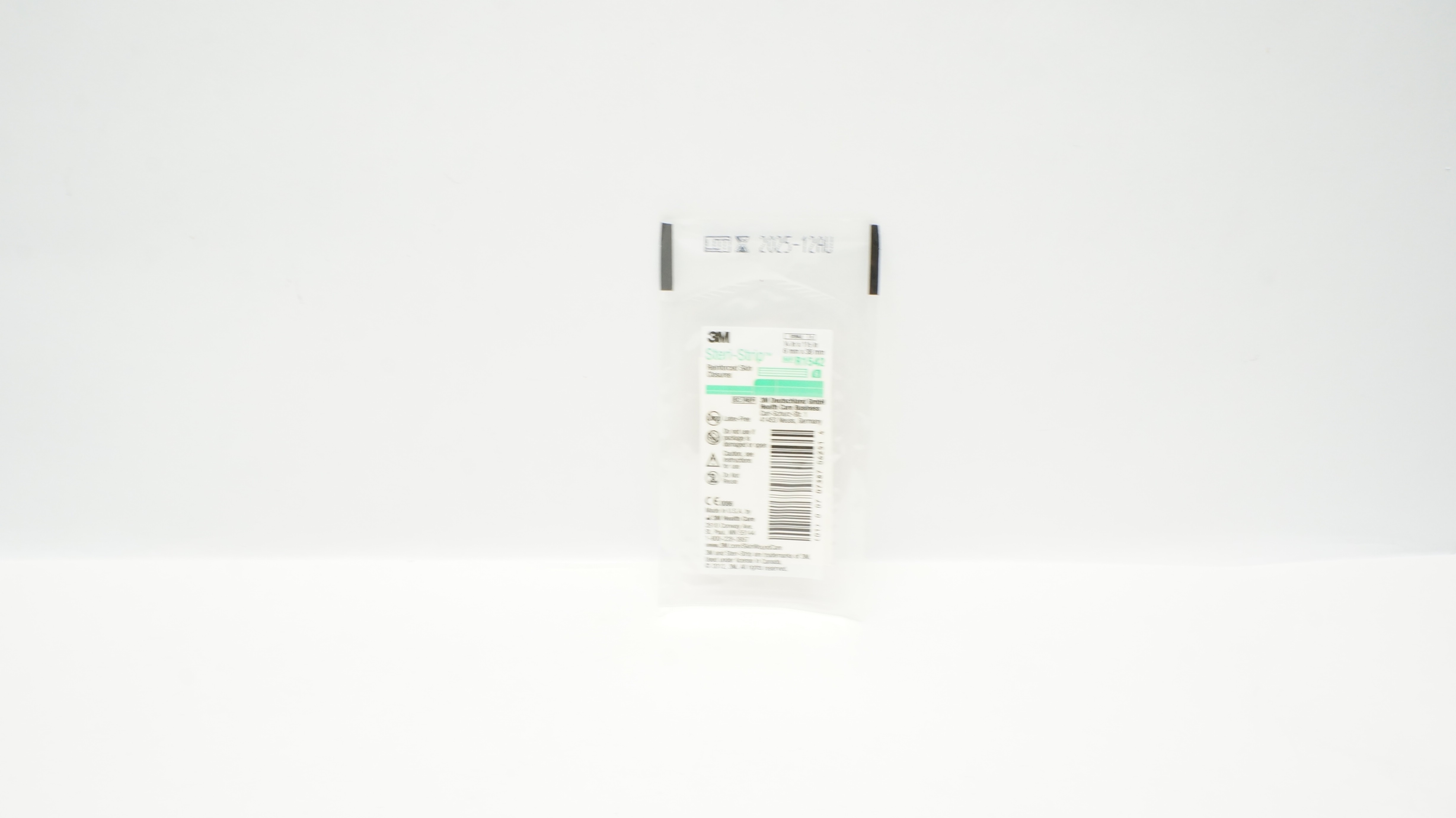 3M R1542 Steri-Strip Reinforced Skin Closures 1/4inch x 1 1/2in. - Pack of 6
