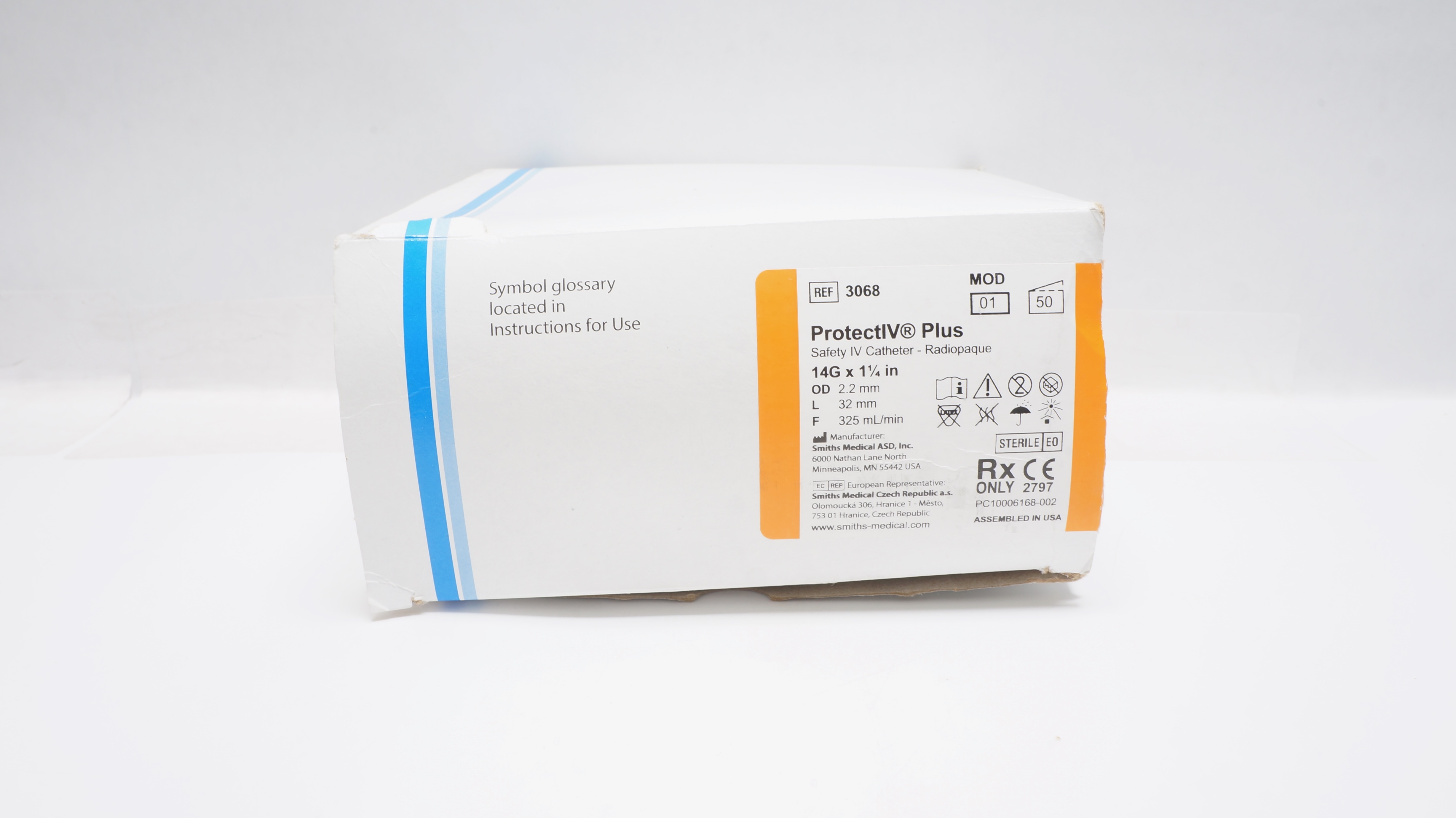 Smiths Medical 3068 ProtectIV Plus Safety Caths. 14G x 1-1/4inch - Box of 39