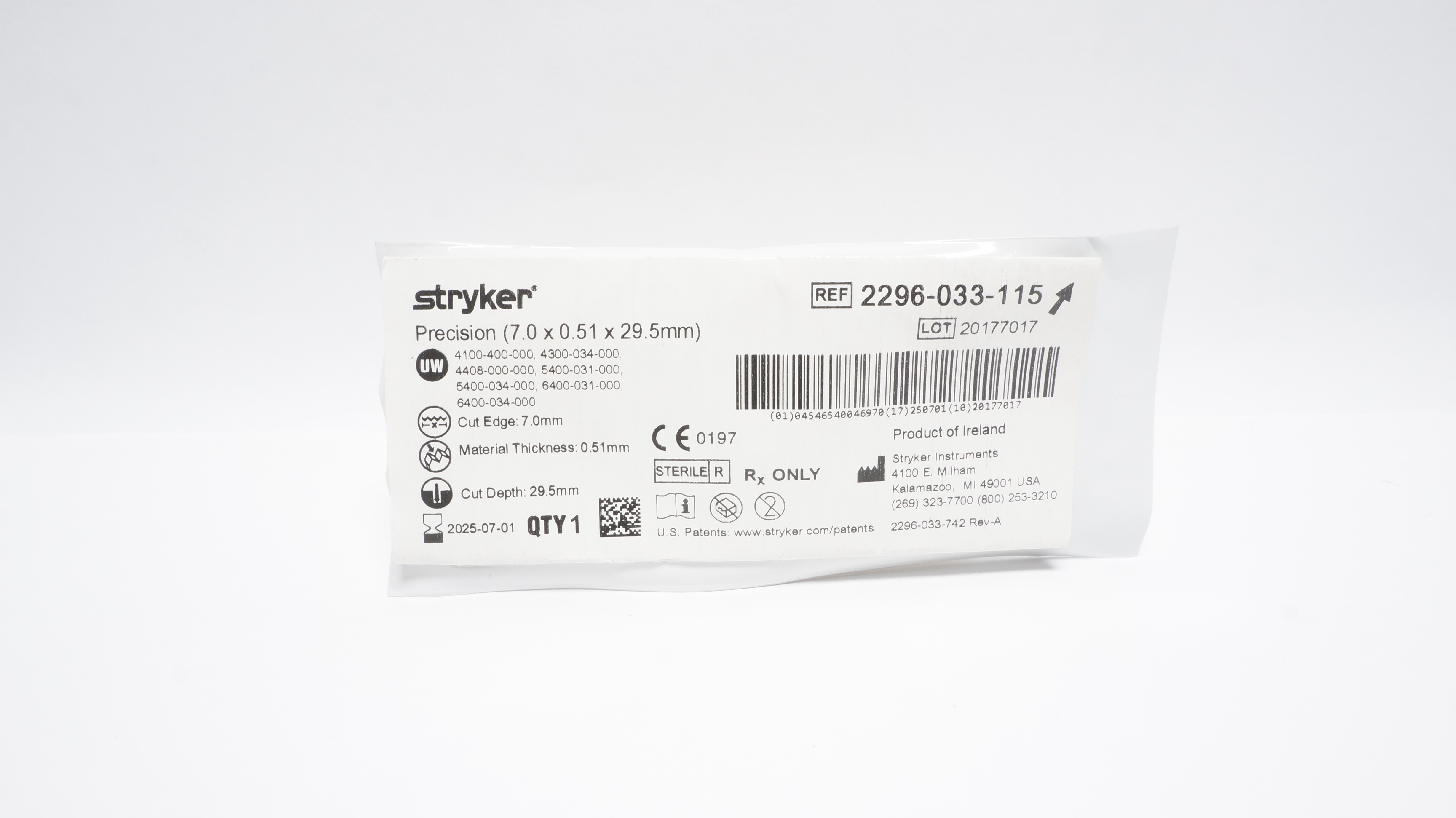 Stryker 2296-033-115 Precision Thick Blade, Long, Narrow 7.0 x 0.51 x 29.5mm (x)