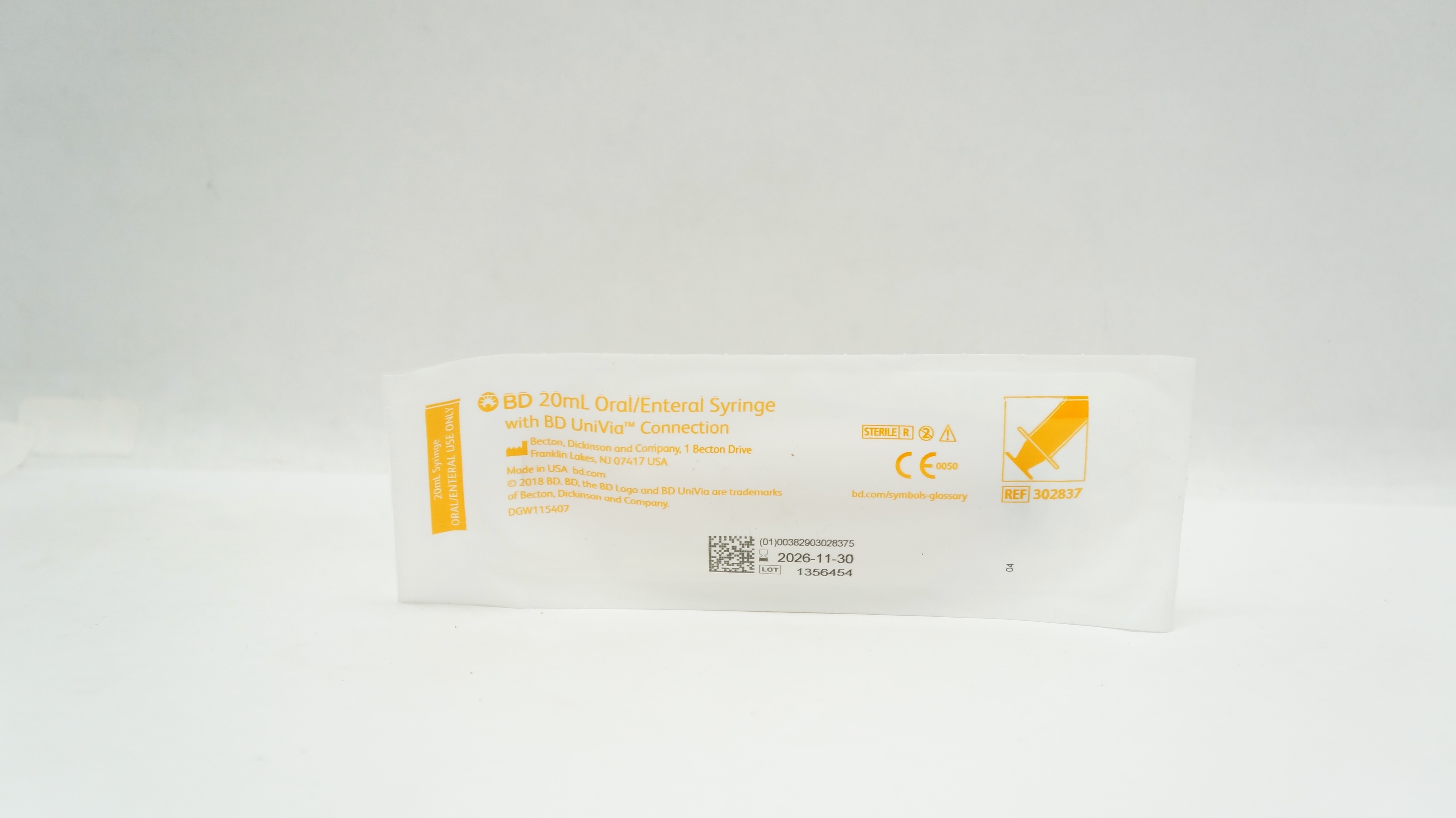 BD 302837 Oral/Enternal Syringe with UniVia Connection 20ml