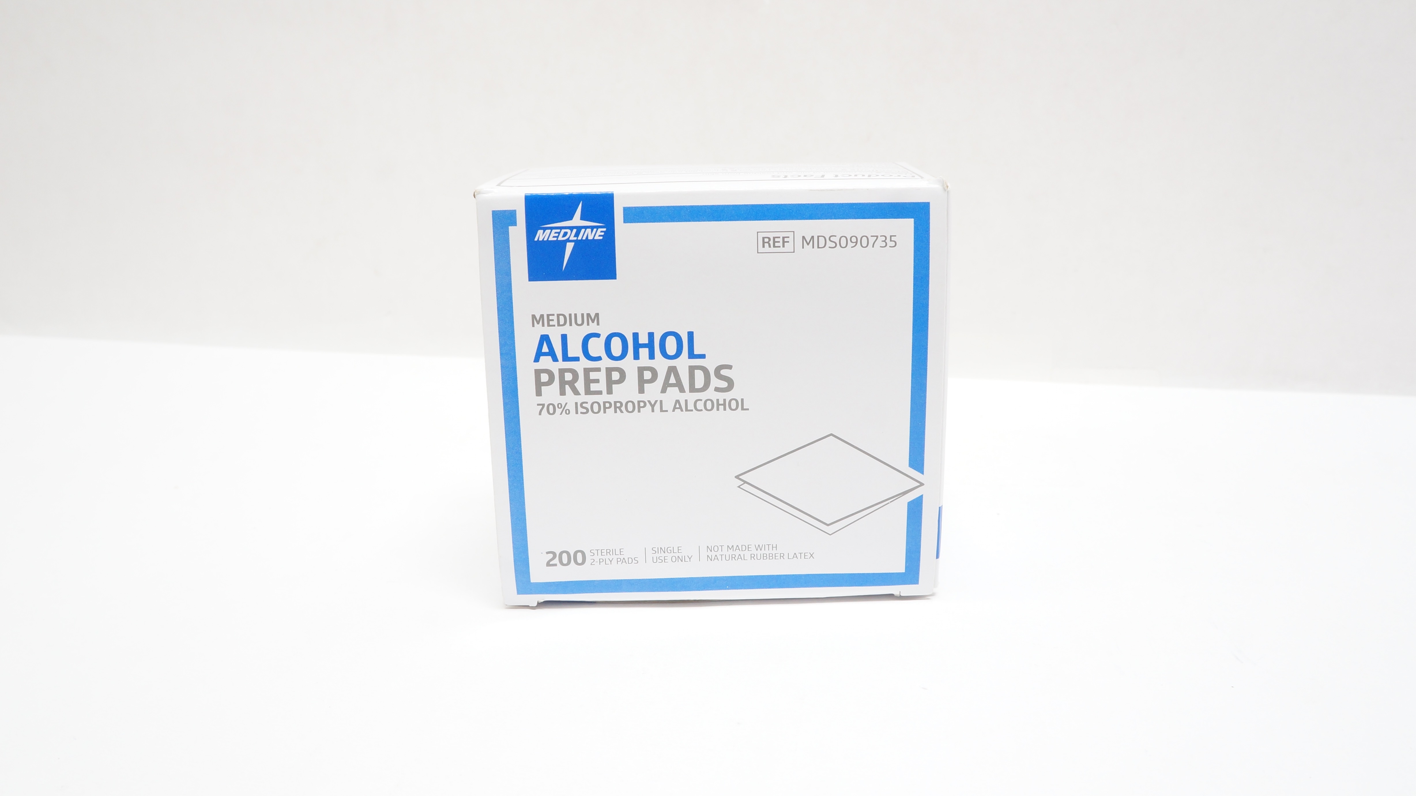 Medline MDS090735 Medium 2-Ply Prep Pads 70% Isopropyl Alcohol - Box of 200