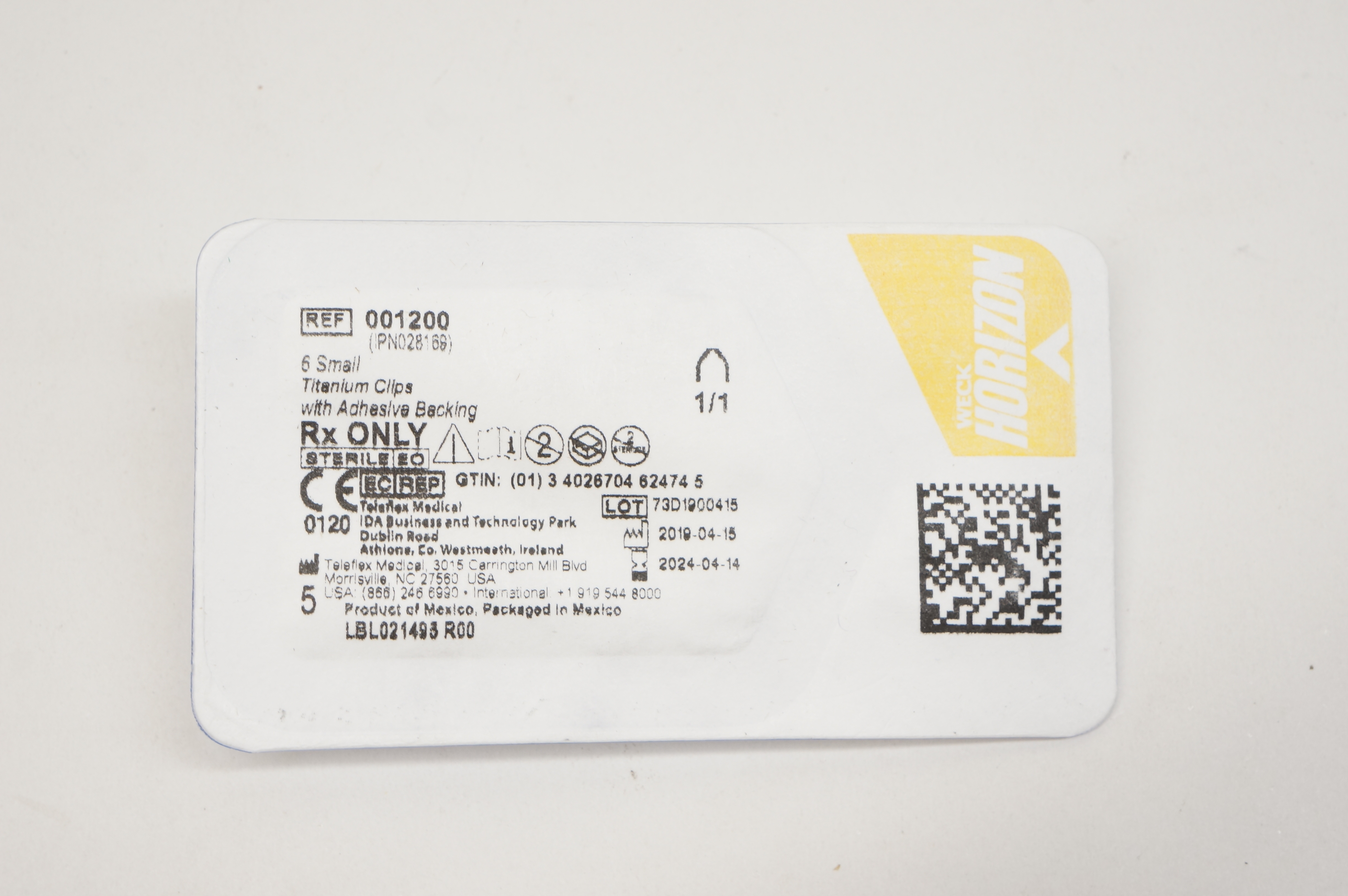 Teleflex 001200 Weck Horizon 6 Small Titanium Clips with Adhesive Backing 1/1