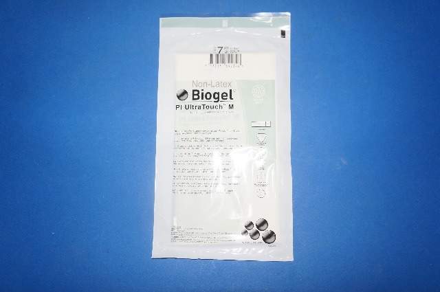 Molnlycke Healthcare 42670-00 Biogel Pl UltraTouch M Gloves 7 (x)~ Box of 50