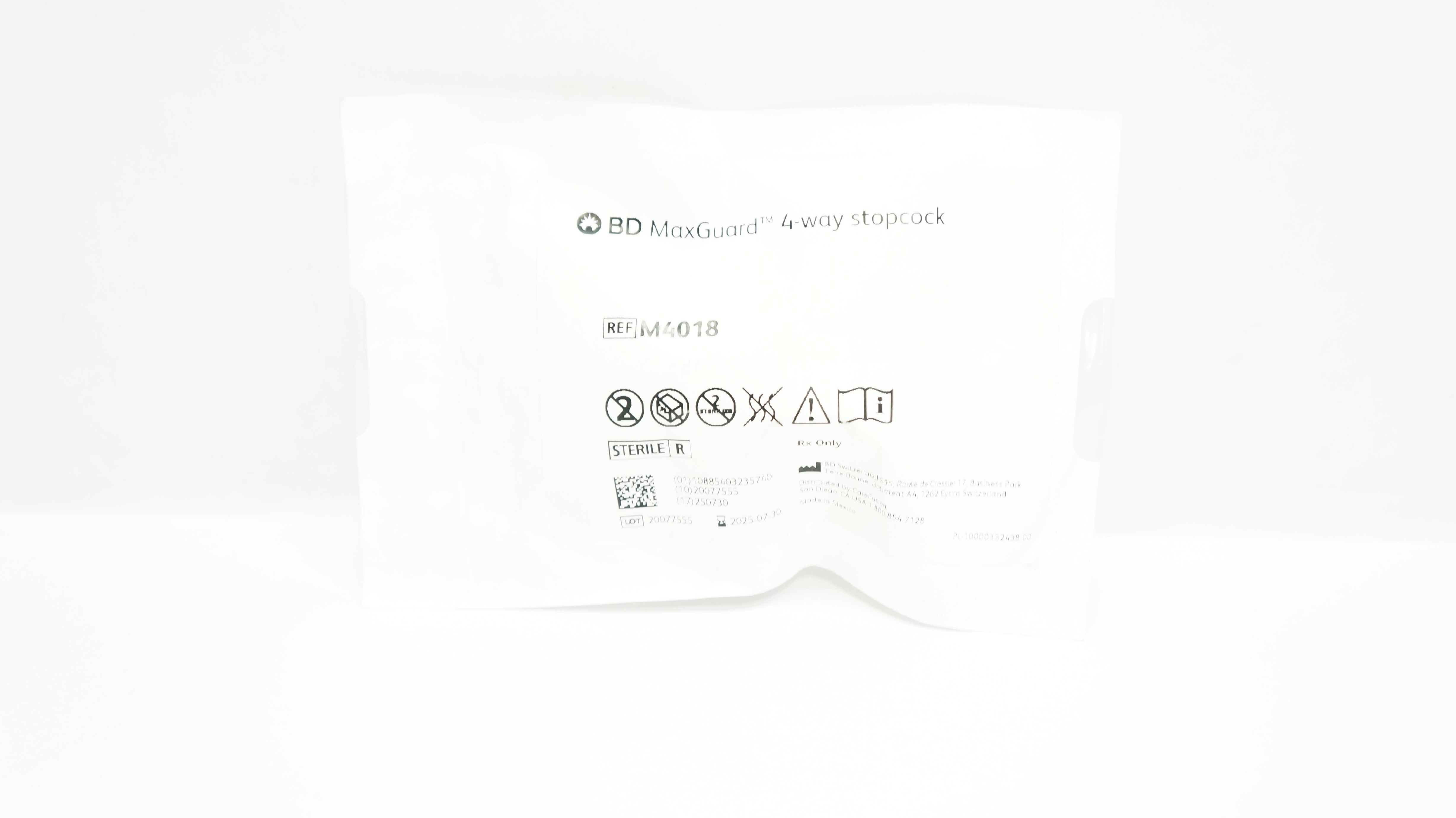 BD M4018 MaxGuard 4-Way Stopcock