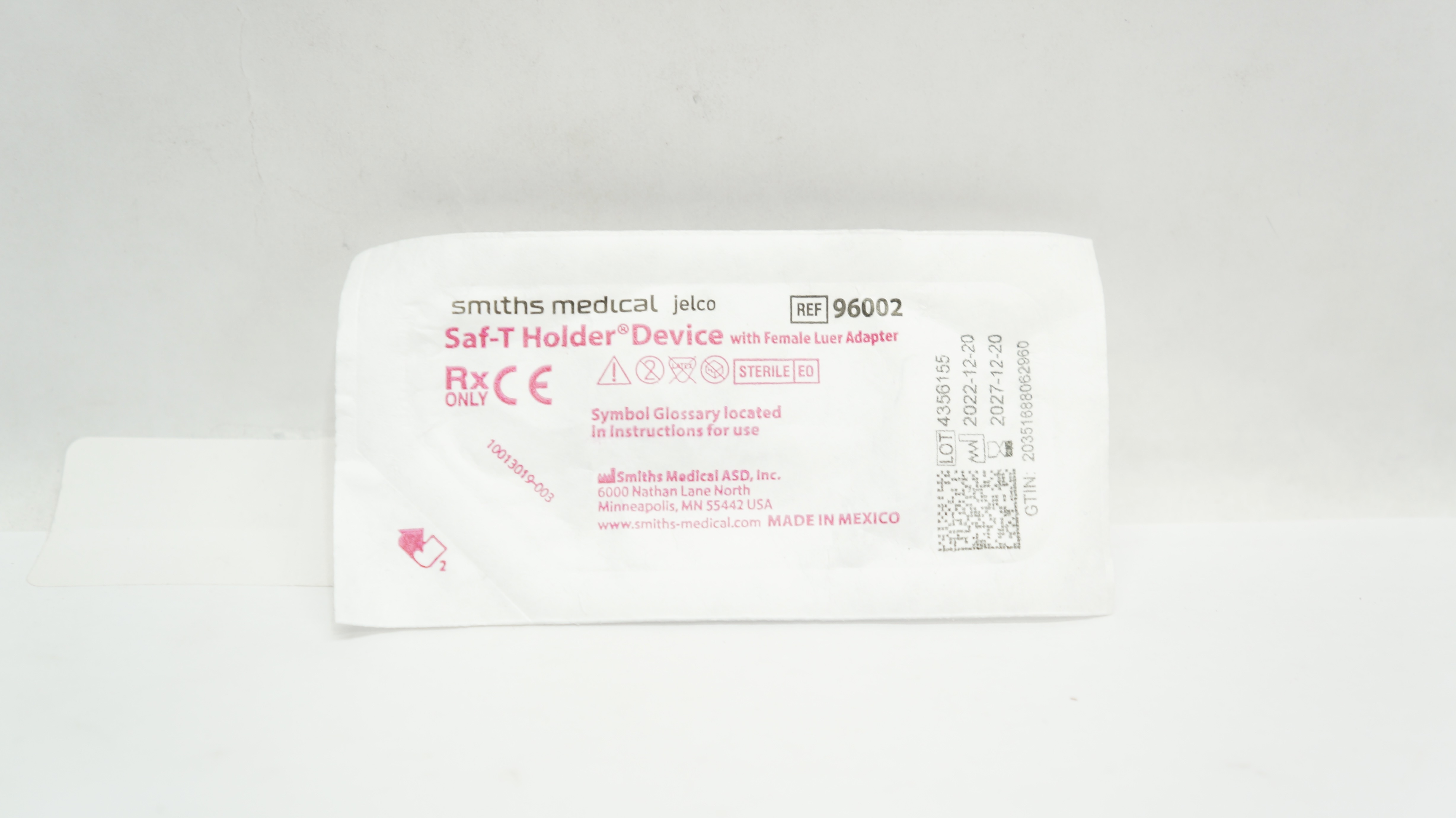 Smiths Medical 96002 Saf-T Holder with Female Luer Adapter