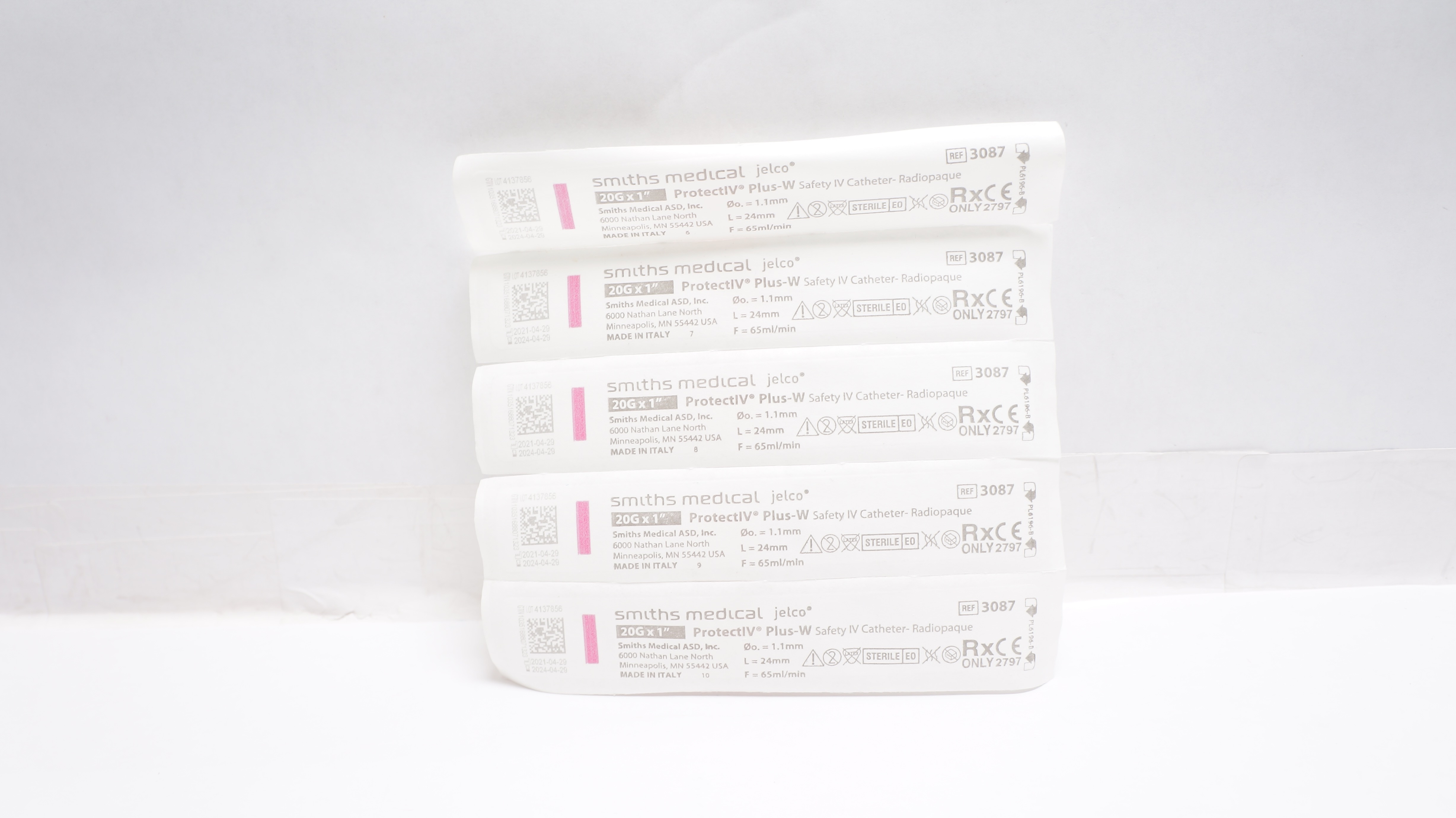 Smiths Medical 3087 ProtectIV Plus-W Safety IV Caths. 20G x 1in - Pack of 5