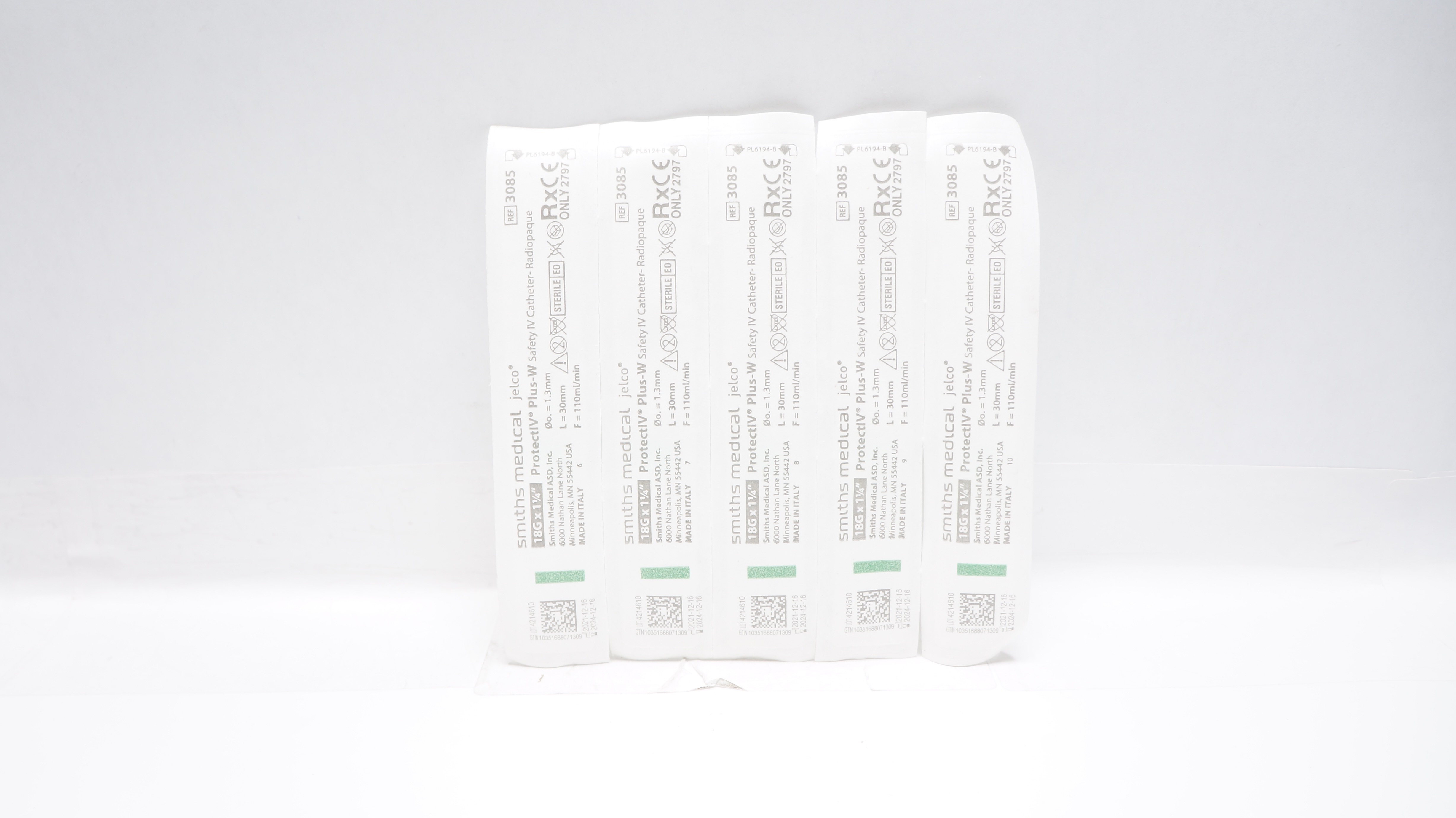 Smiths Medical 3085 ProtectIV Plus-W 18G x 1-1/4inch - Pack of 5