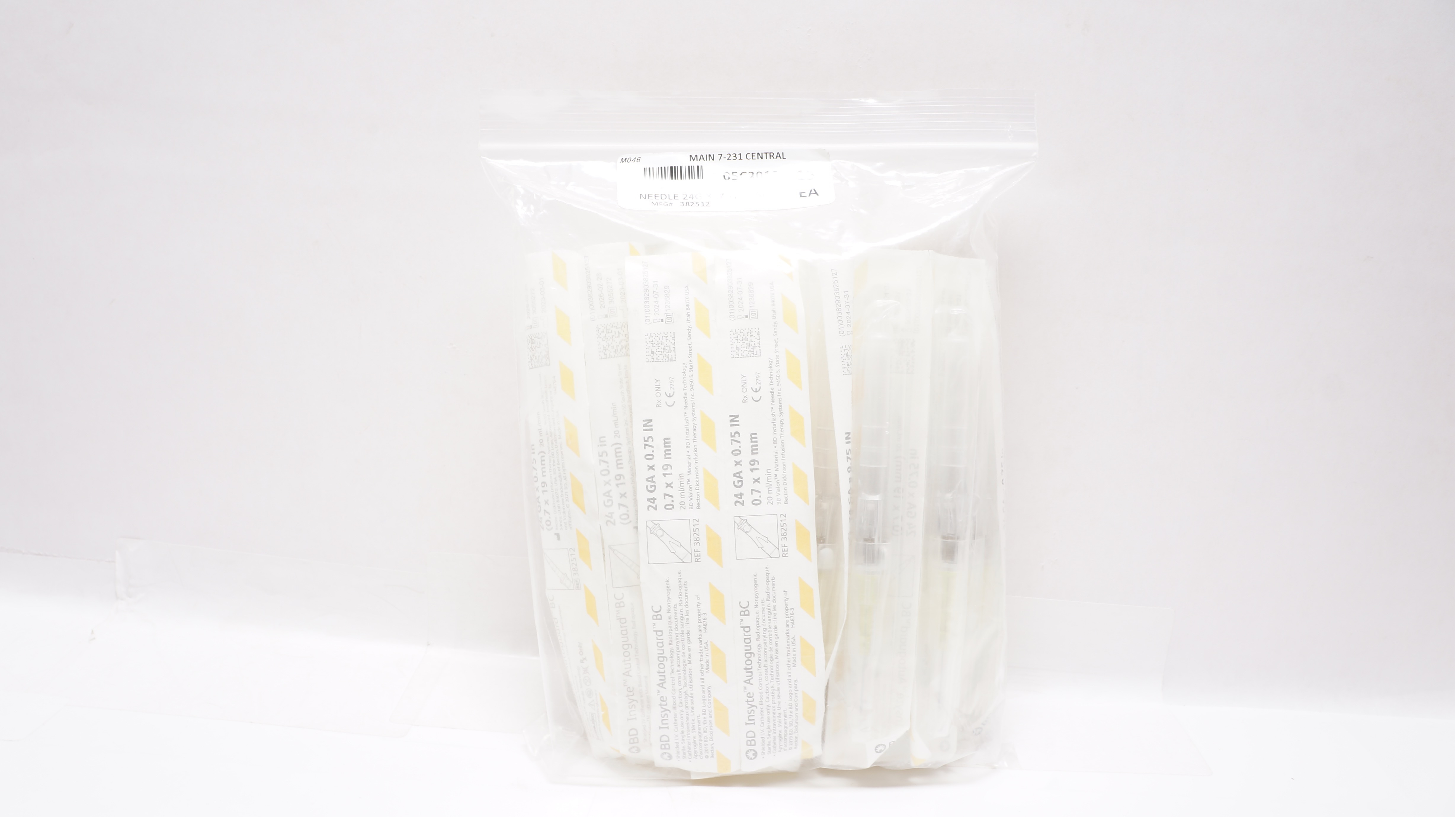 BD 382512 Insyte Autoguard BC Shielded IV Cath. 24GA x 0.75inch - Pack of 15