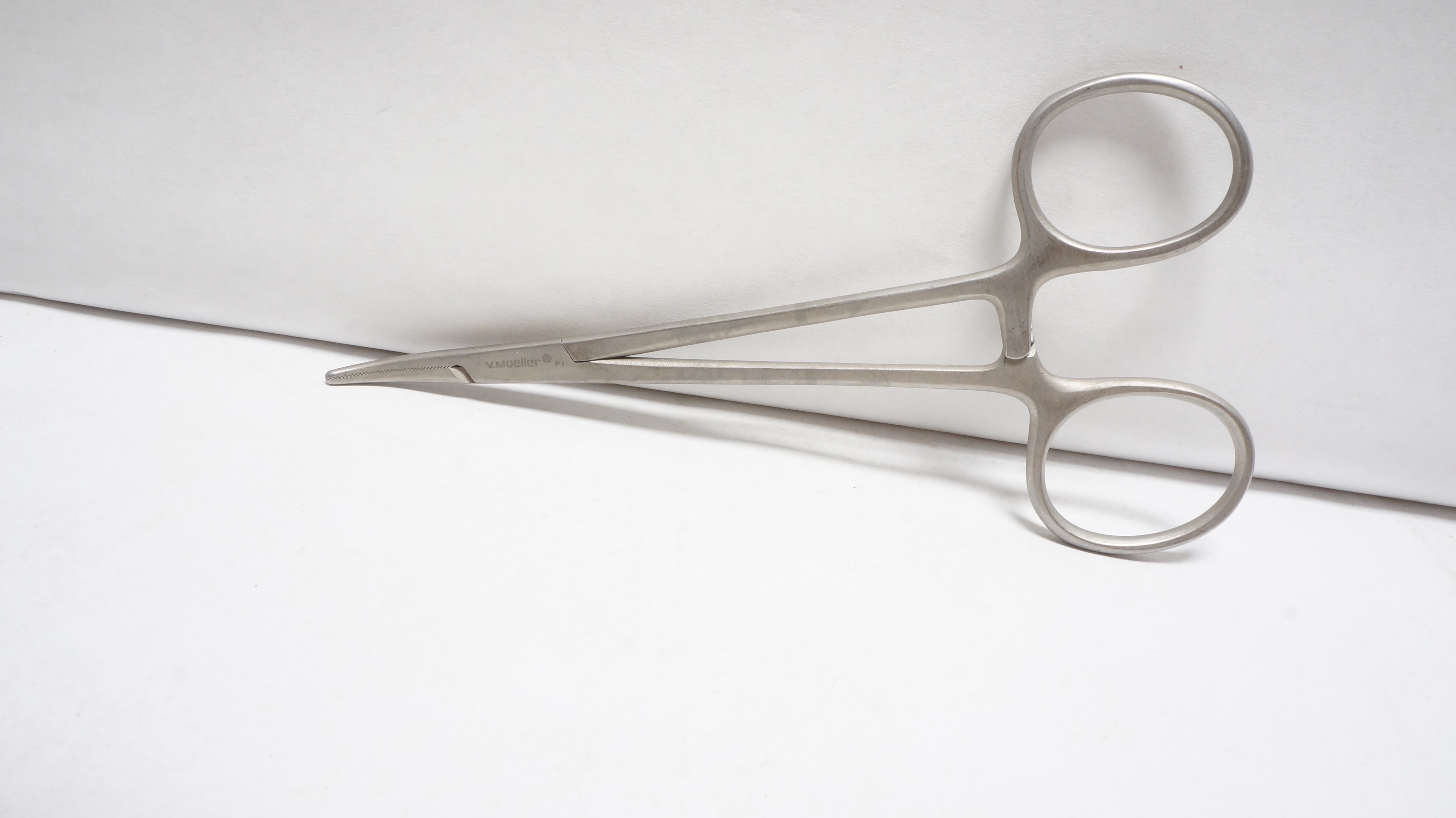 V. Mueller SU2702 Halsted Mosquito Forceps Curved 5In Stainless