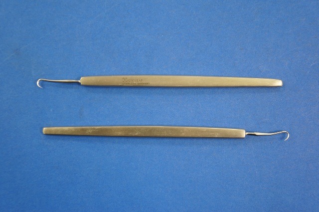 Aesculap Hook Iris Tyrell Design Crs 2/3 Circle 5inch ~ Lot of 2