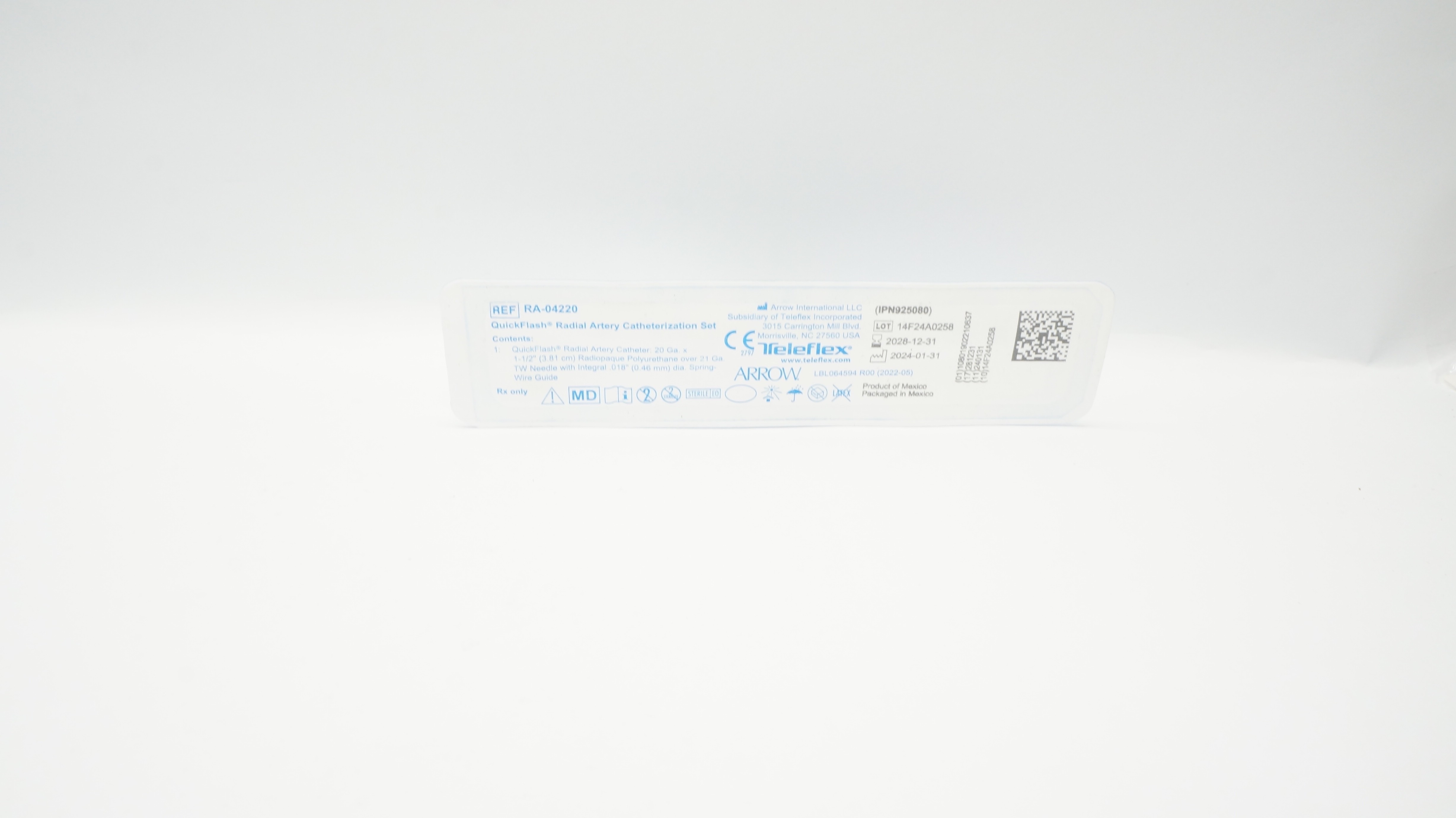 Arrow RA-04220 QuickFlash Radial Artery Catheterization Set 20Ga x 1-1/2inch