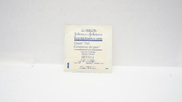 Johnson & Johnson First Aid/Premiers Soins Gauze Pad 3inch x 3inch