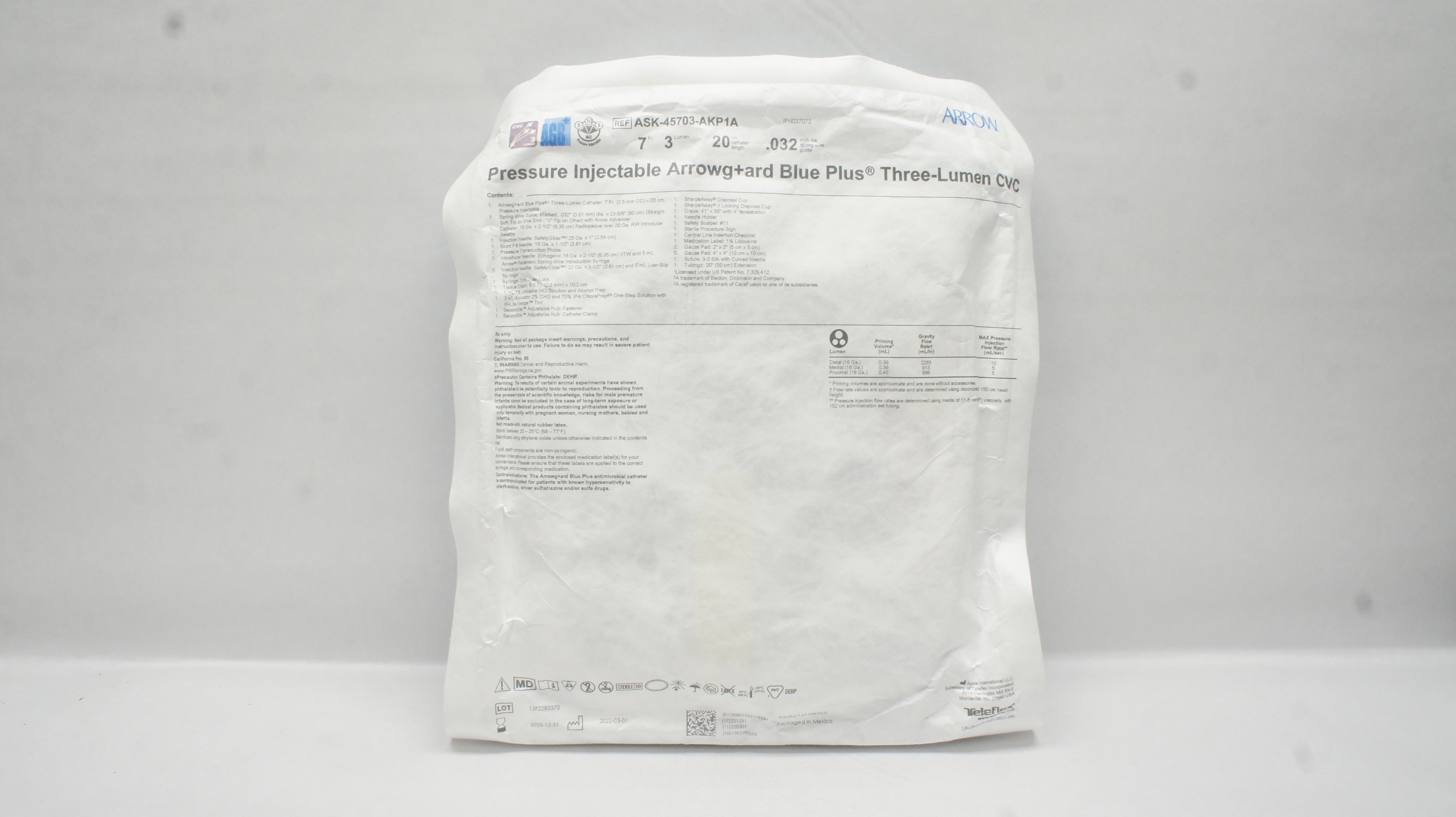 Arrow ASK-45703-AKP1A Pressure Injectable Three-Lumen CVC 7Fr x 20cm x .032in(x)