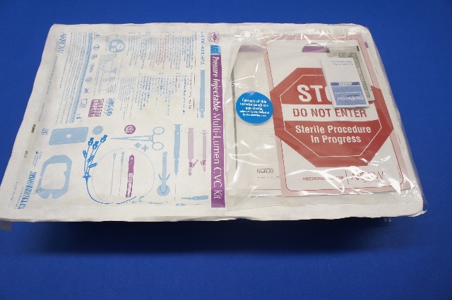 Arrow CDC-42703-XP1A Pressure Injectable Multi-Lumen CVC Kit 3Lumen, 16cm (x)