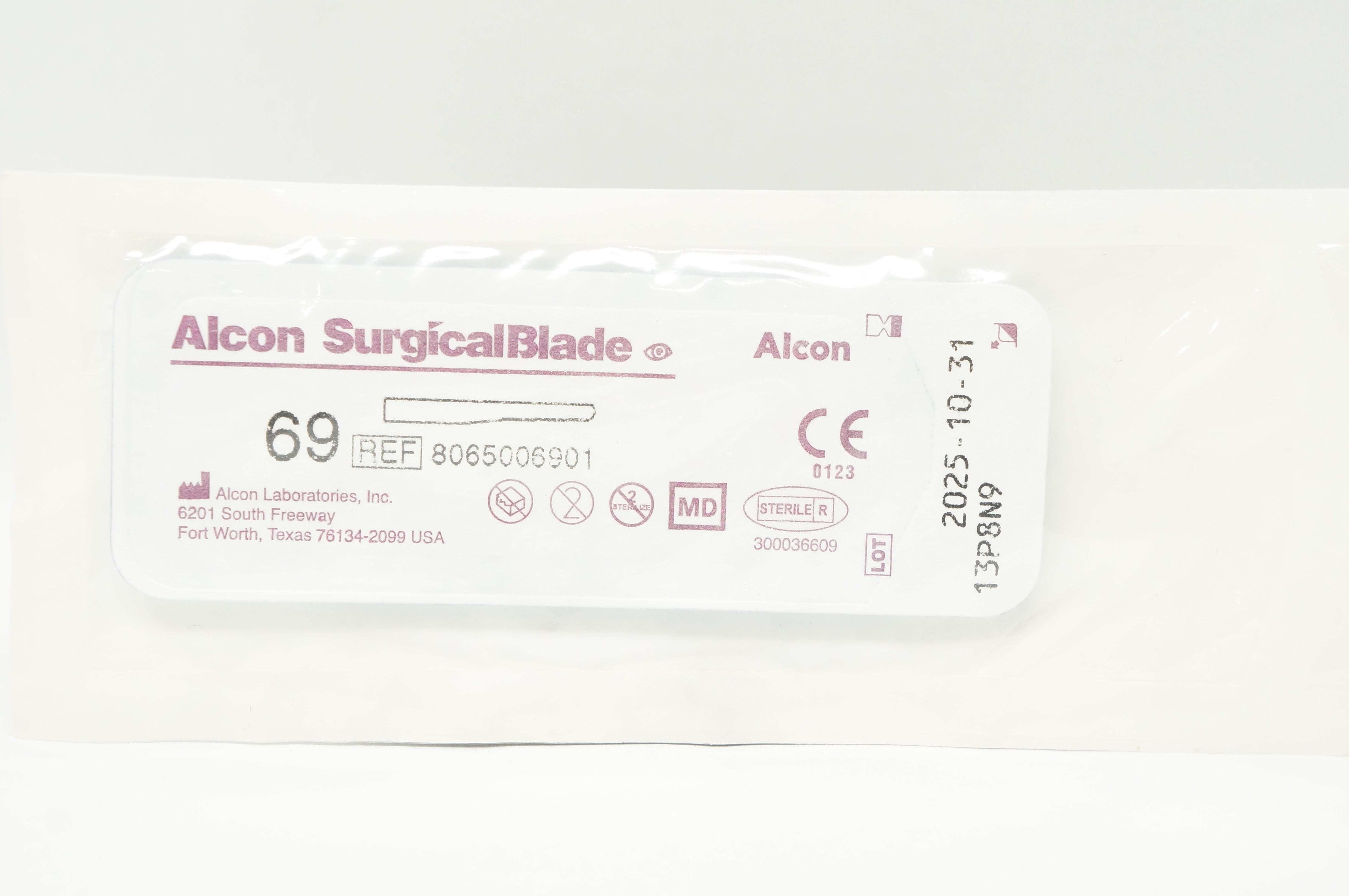 Alcon 8065006901 Surgical Blade 69
