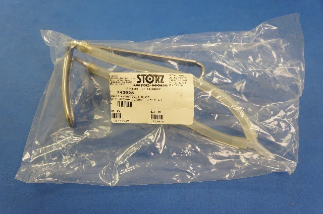 Karl Storz 743925 Davis-Meyer Tongue Blade With Anesthetic Tube, Size: 2 1/2