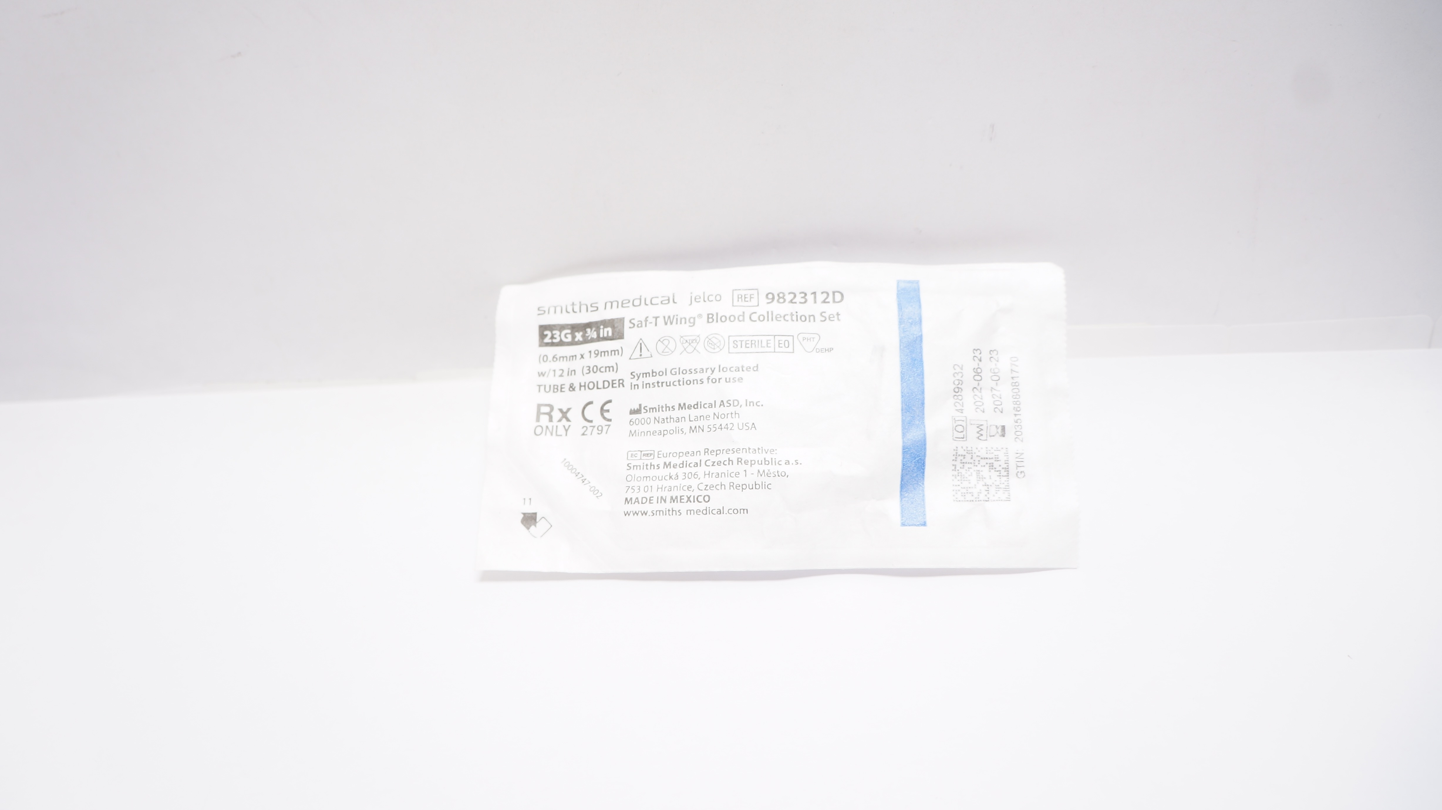 Smiths Medical 982312D Saf-T Wing Blood Collection Set  23G x 3/4inch