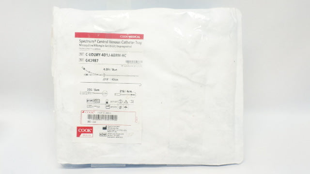 Cook G43987 Spectrum Central Venous Cath. Tray 4.0Fr x 0.018in. (x)