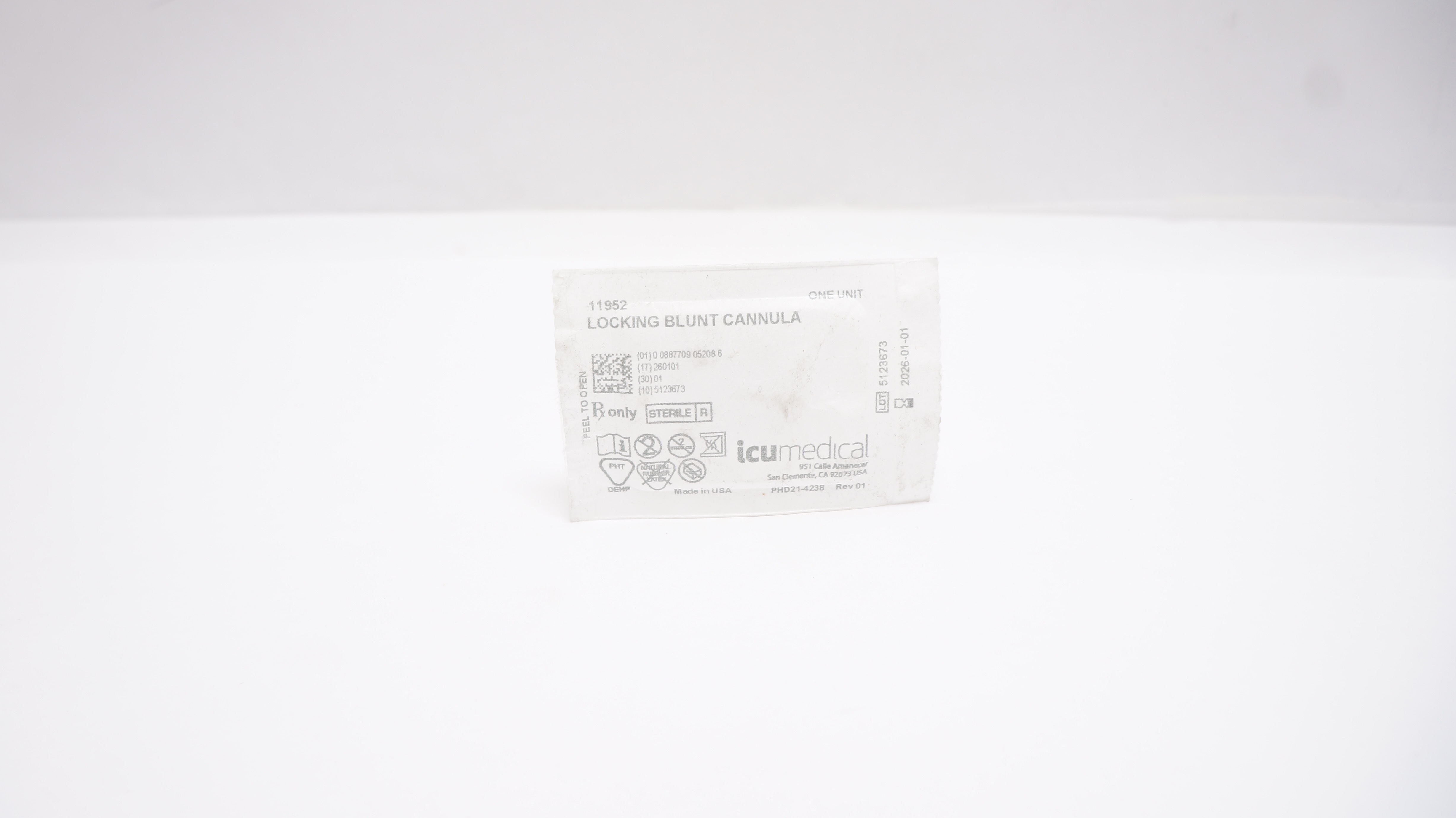 ICU Medical 11952 Locking Blunt Cannula