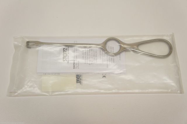 Karl Storz 800502 Volkmann Retractor With 2 Blunt Prongs Length 21cm