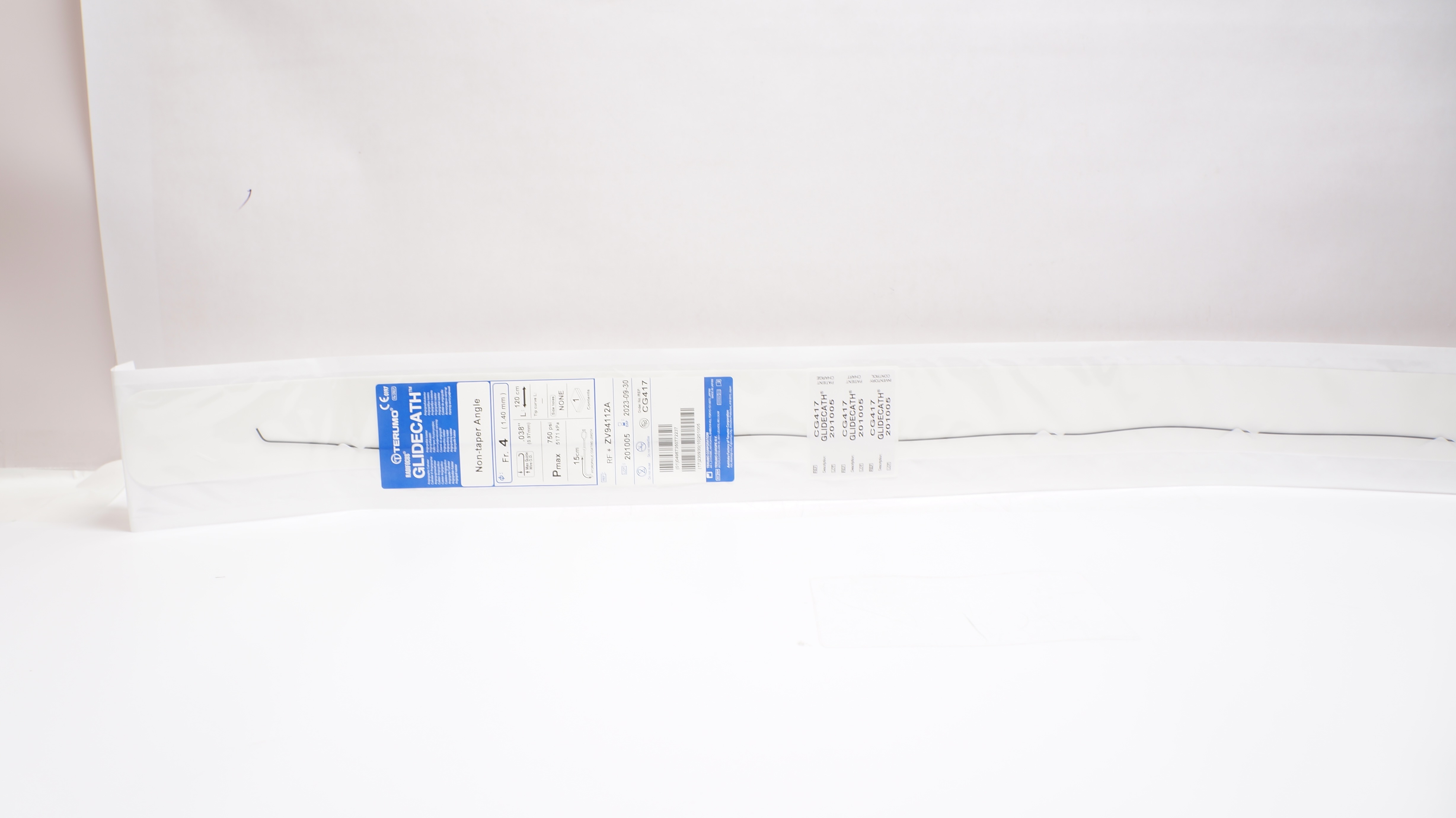 Terumo ZV94112A Radifocus Glidecath Angiographic Cath 4Fr. Non-taper Angle (x)