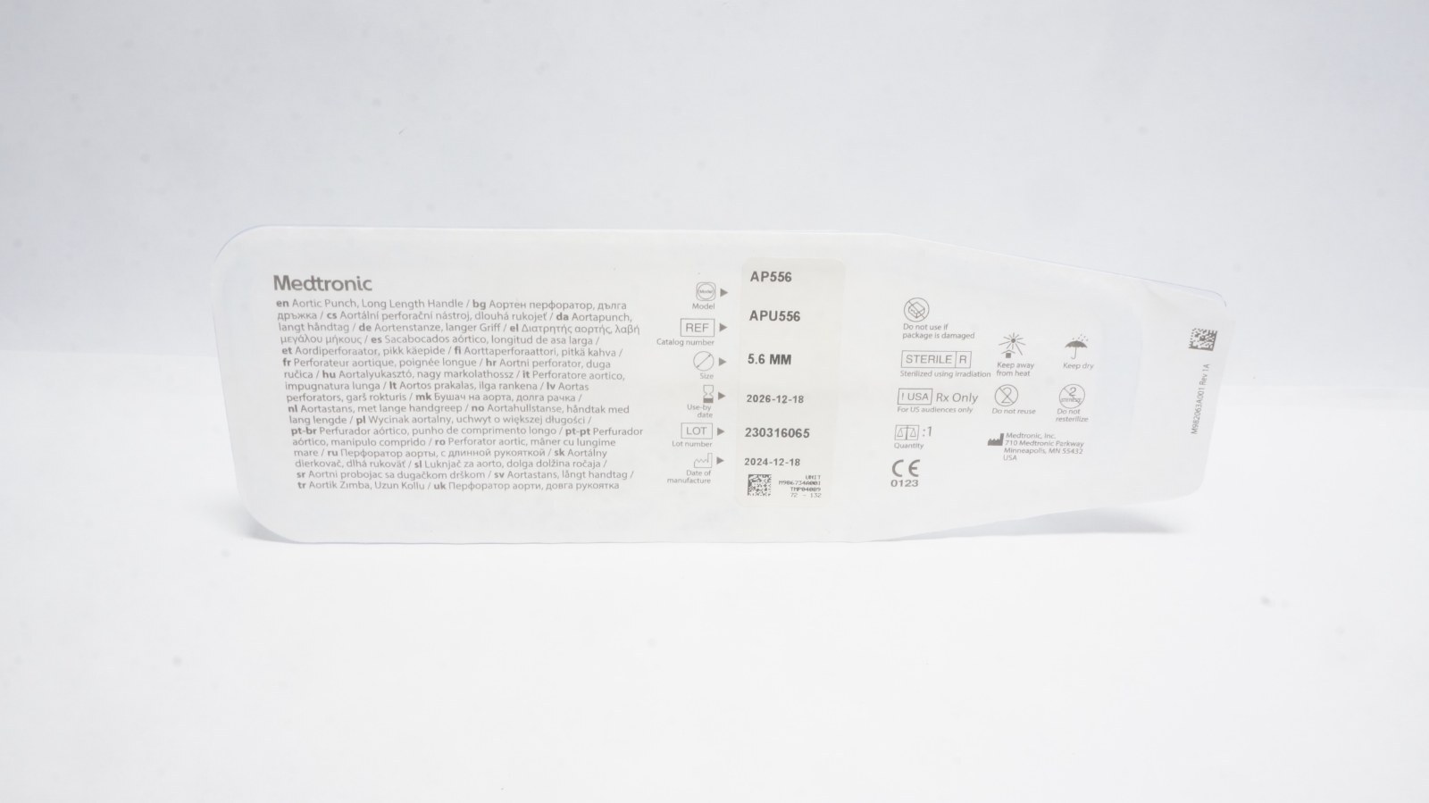 Medtronic APU556 Aortic Punch Long Handle 5.6 MM Surgical Instrument