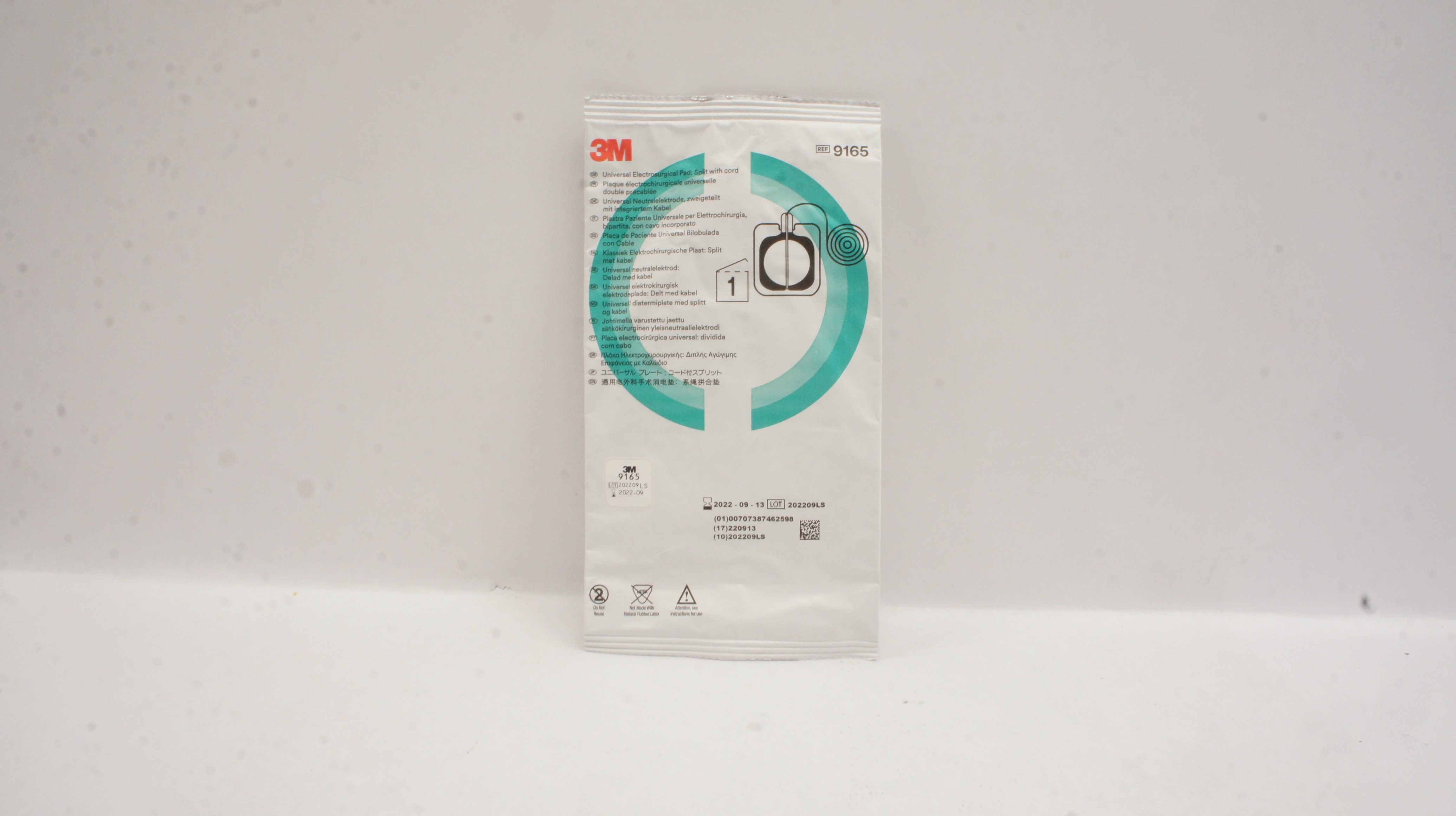 3M 9165 Universal Electrosurgical Pad Split with Cord